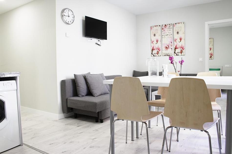 Two-Bedroom Apartment - Photo 16
