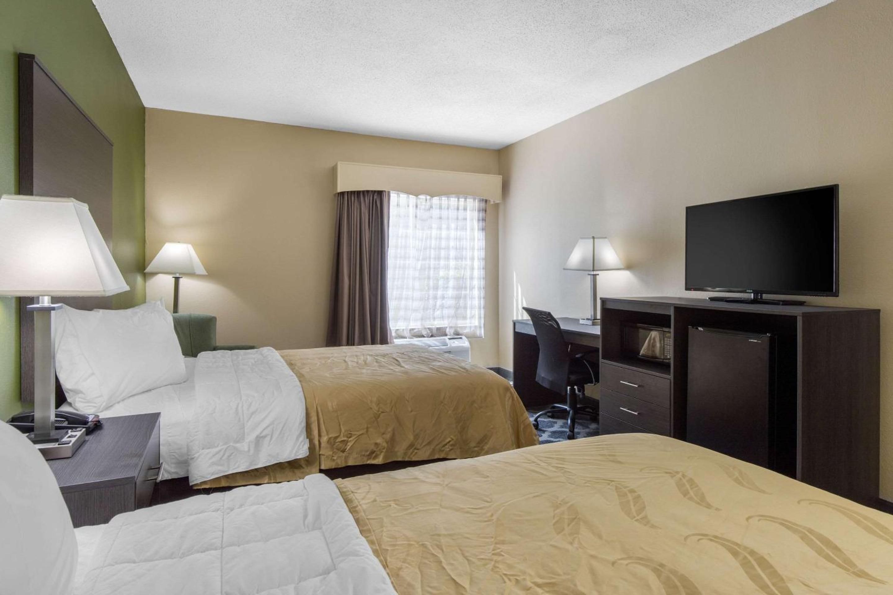 Double Room with Two Double Beds - Non-Smoking - Photo 2