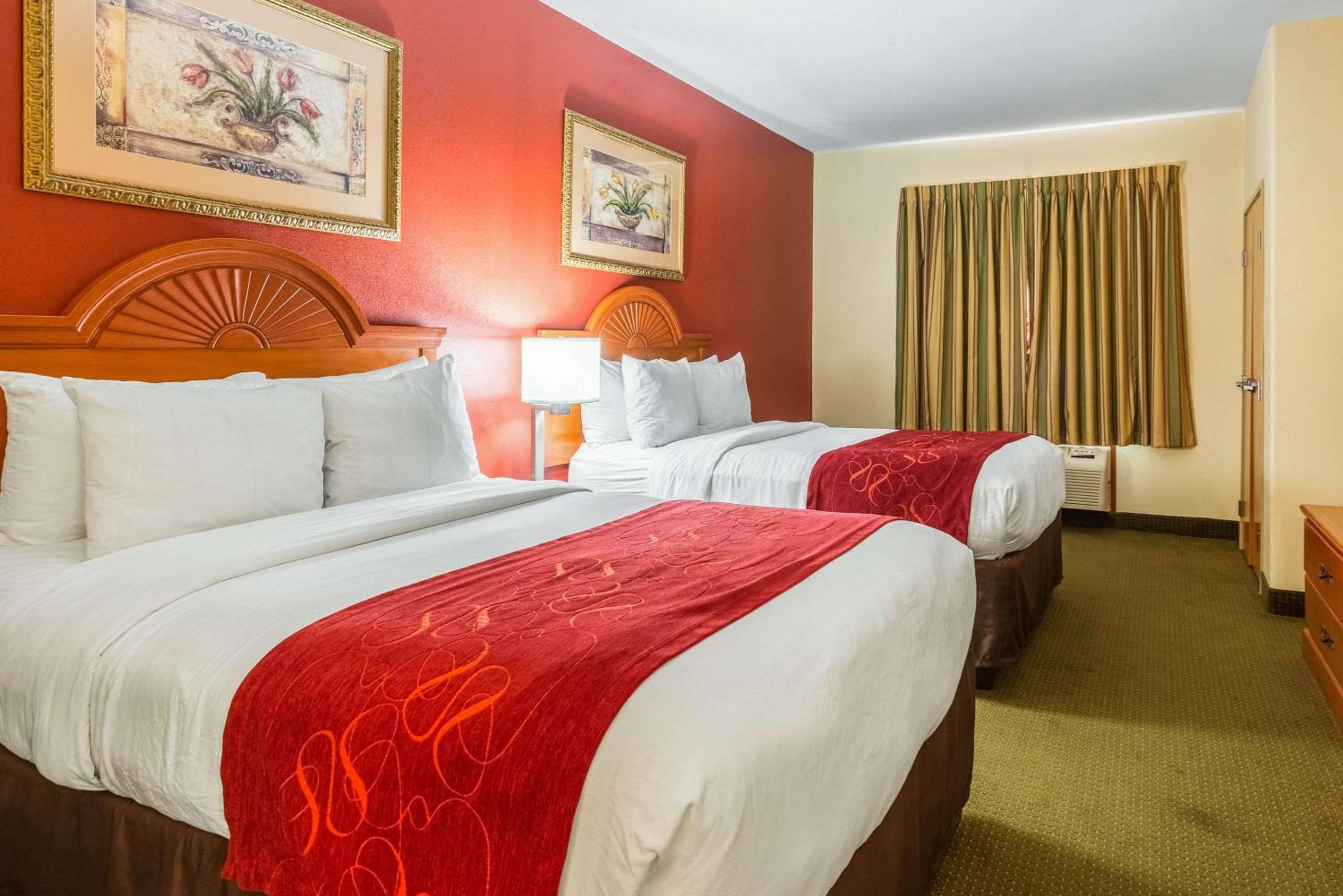 Double Suite with Two Double Beds - Non-Smoking