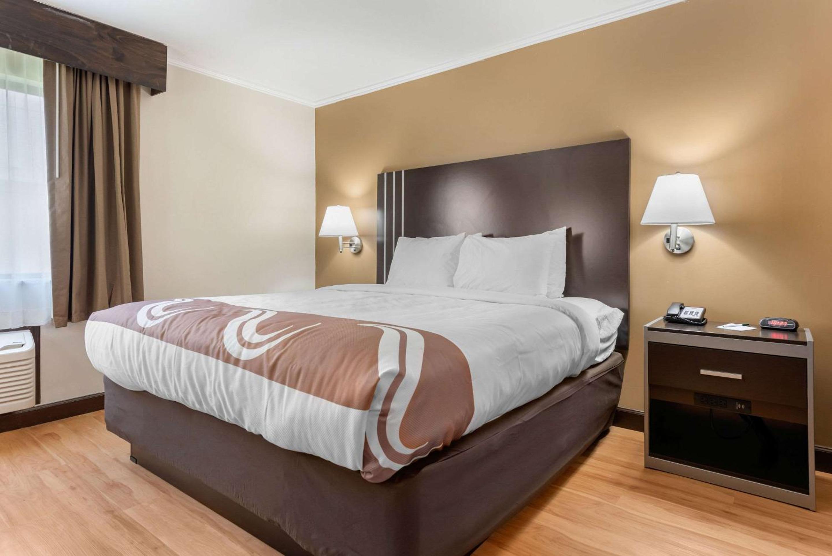 Superior King Room - Non-Smoking - Photo 1