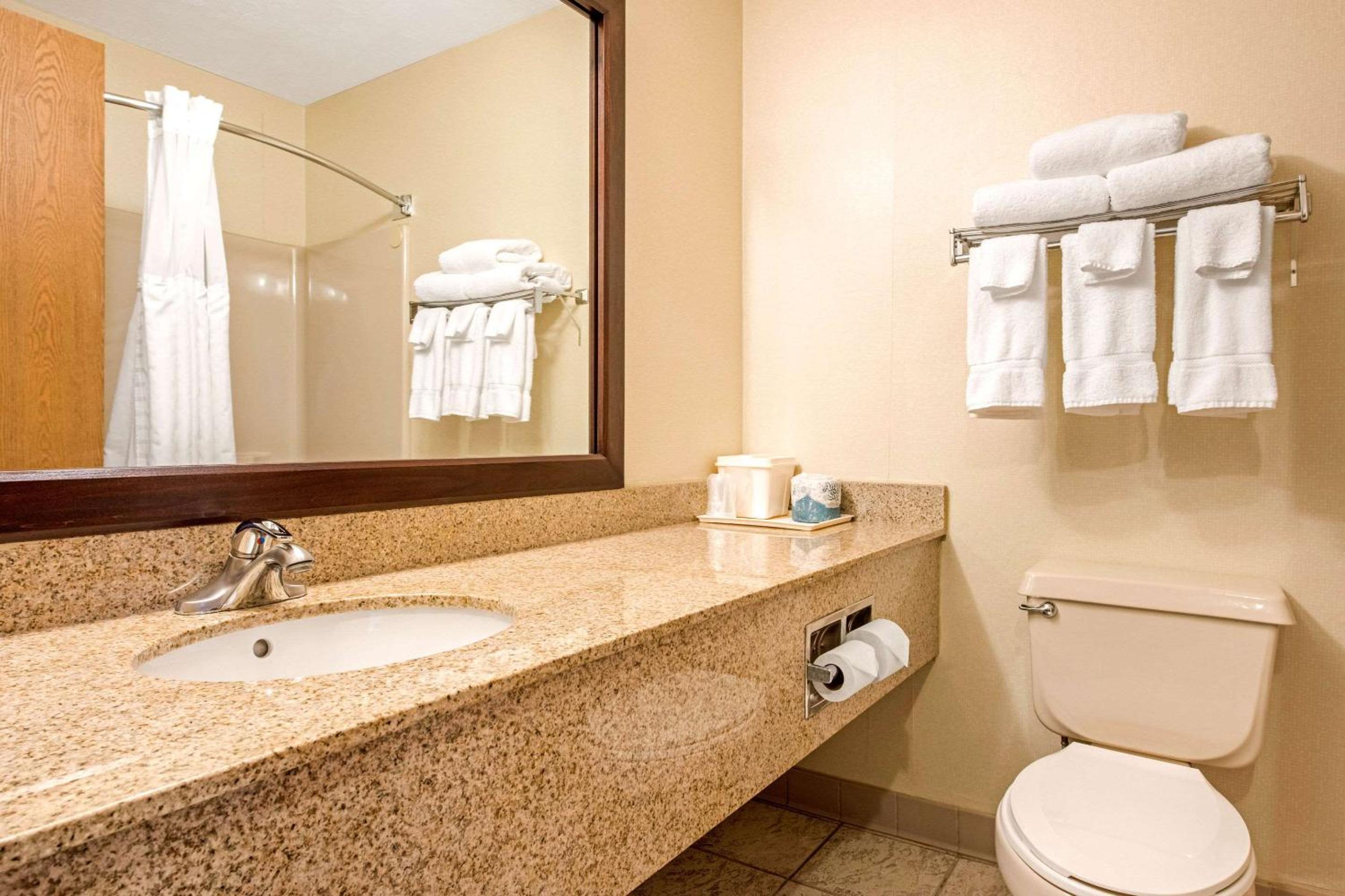 King Room - Non-Smoking - Photo 2