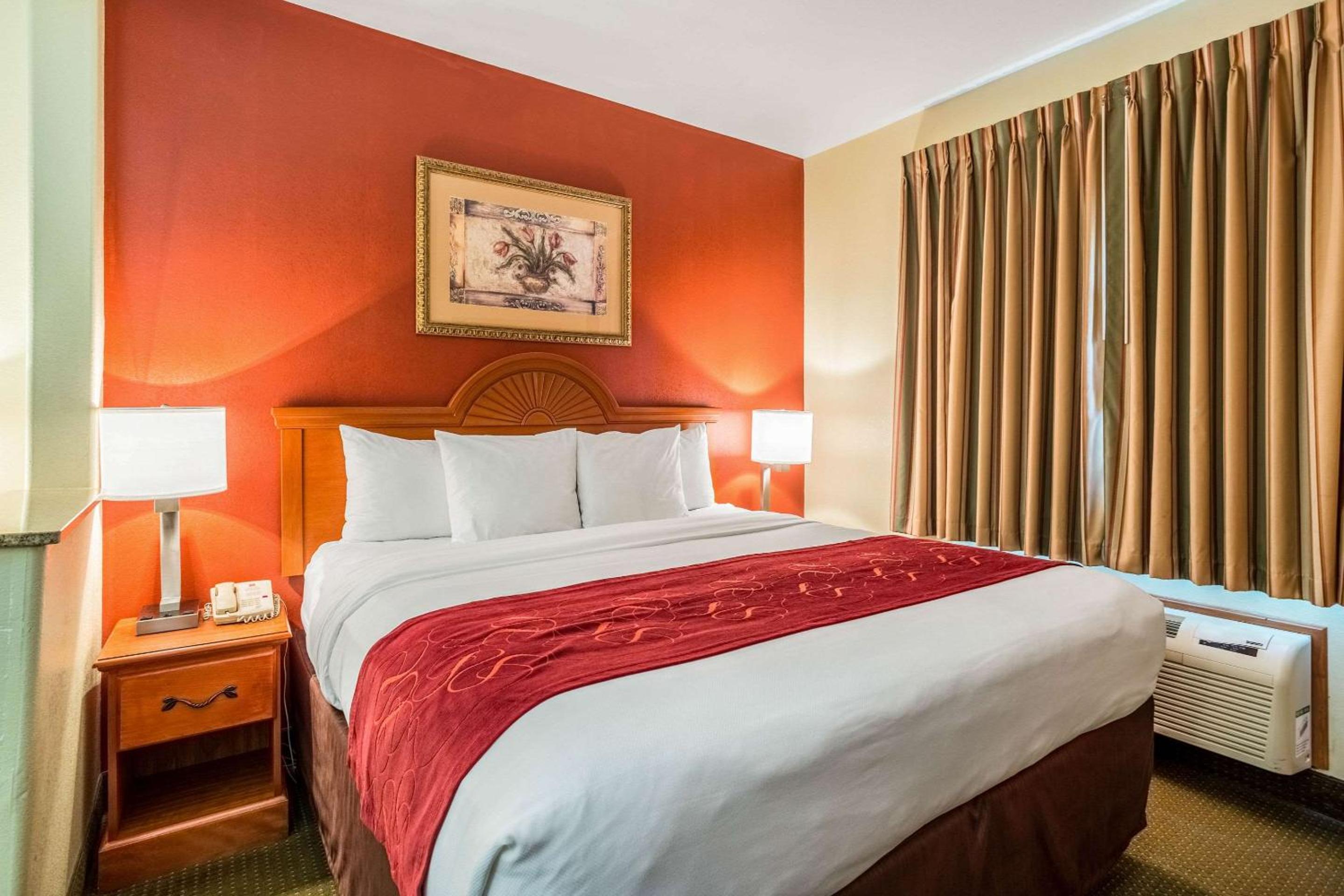 King Suite - Disability Access/Non-Smoking - Photo 17