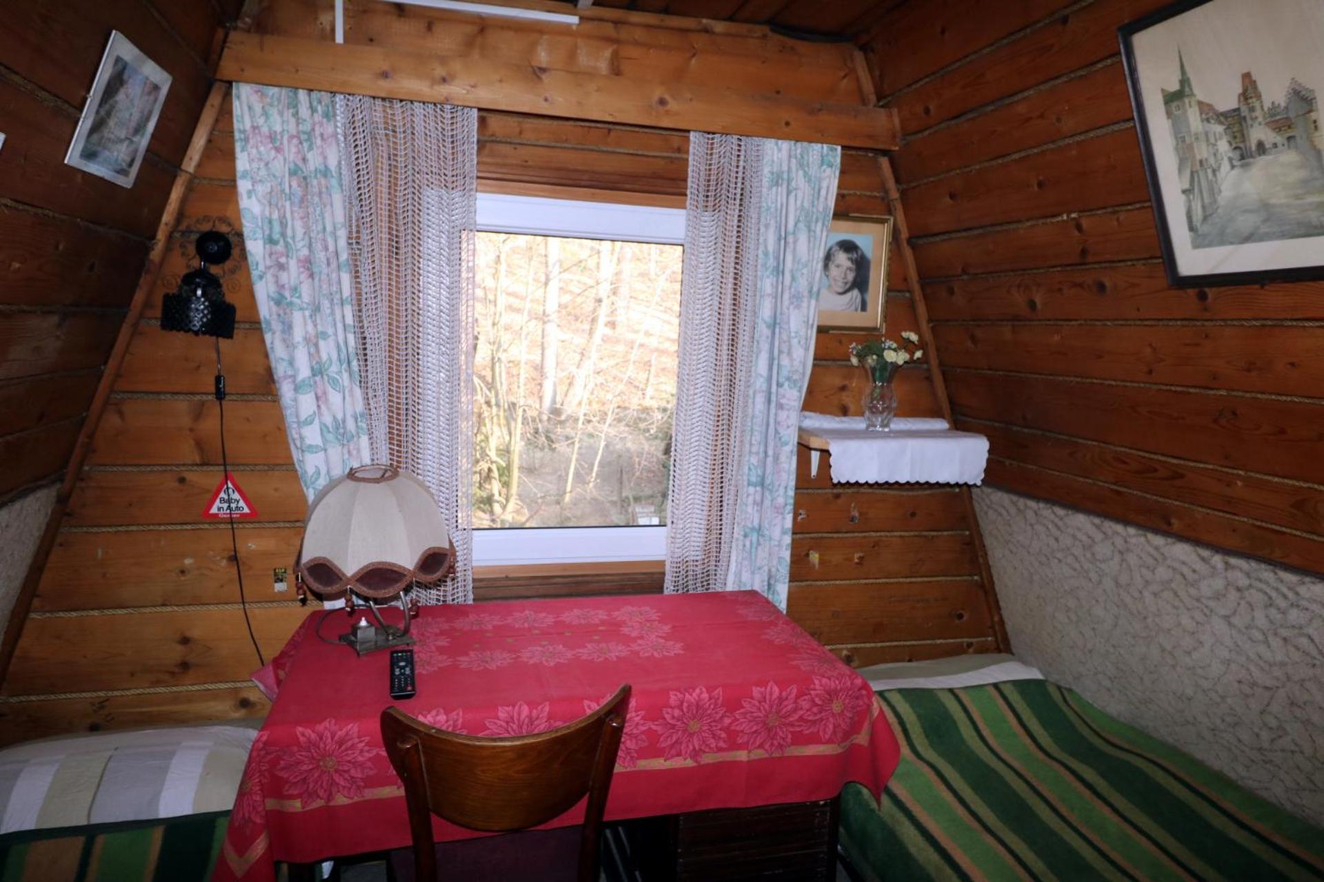 Double Room with Shared Bathroom photo 2