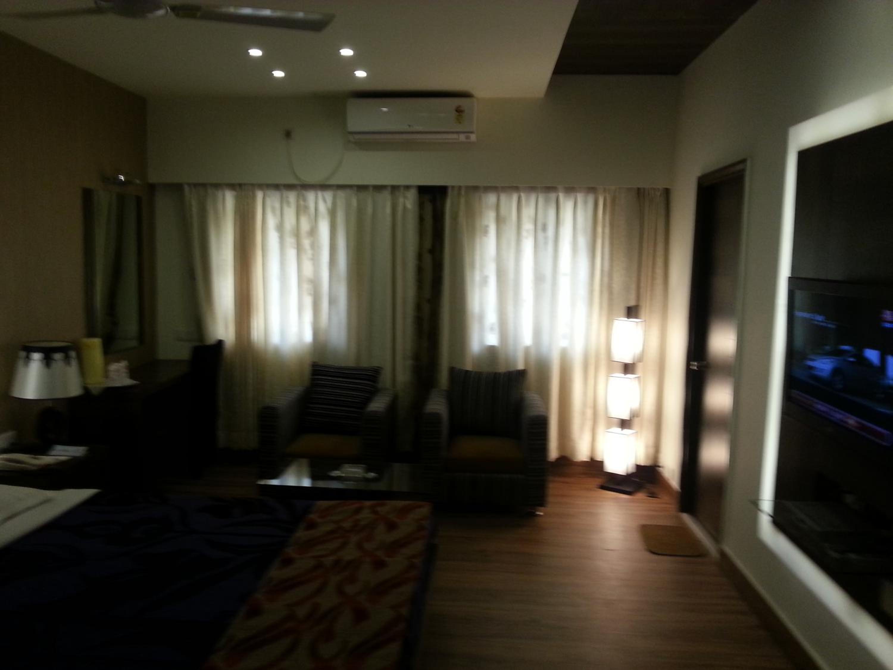 Executive Suite - Photo 4