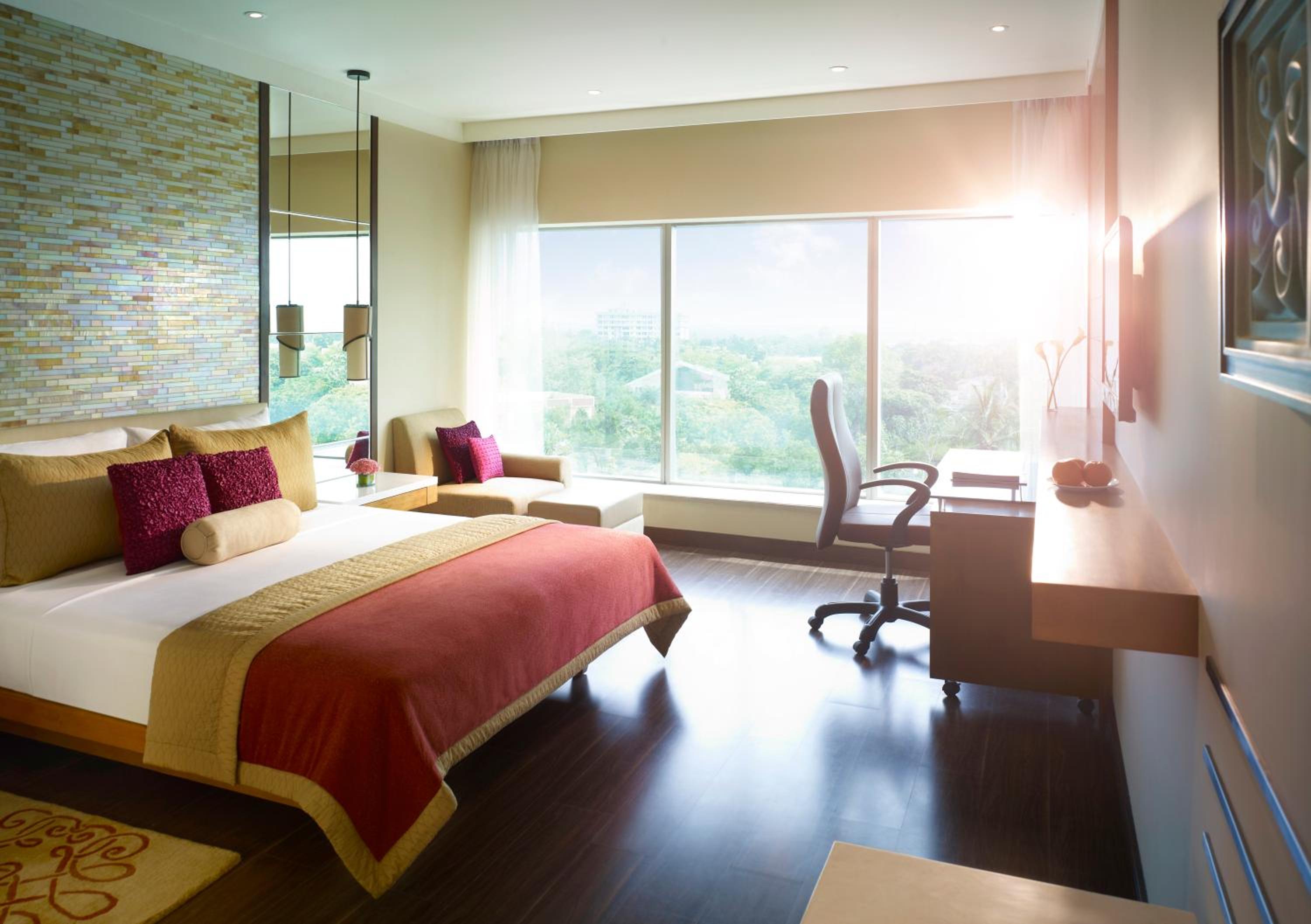 Superior King Room - Photo 2