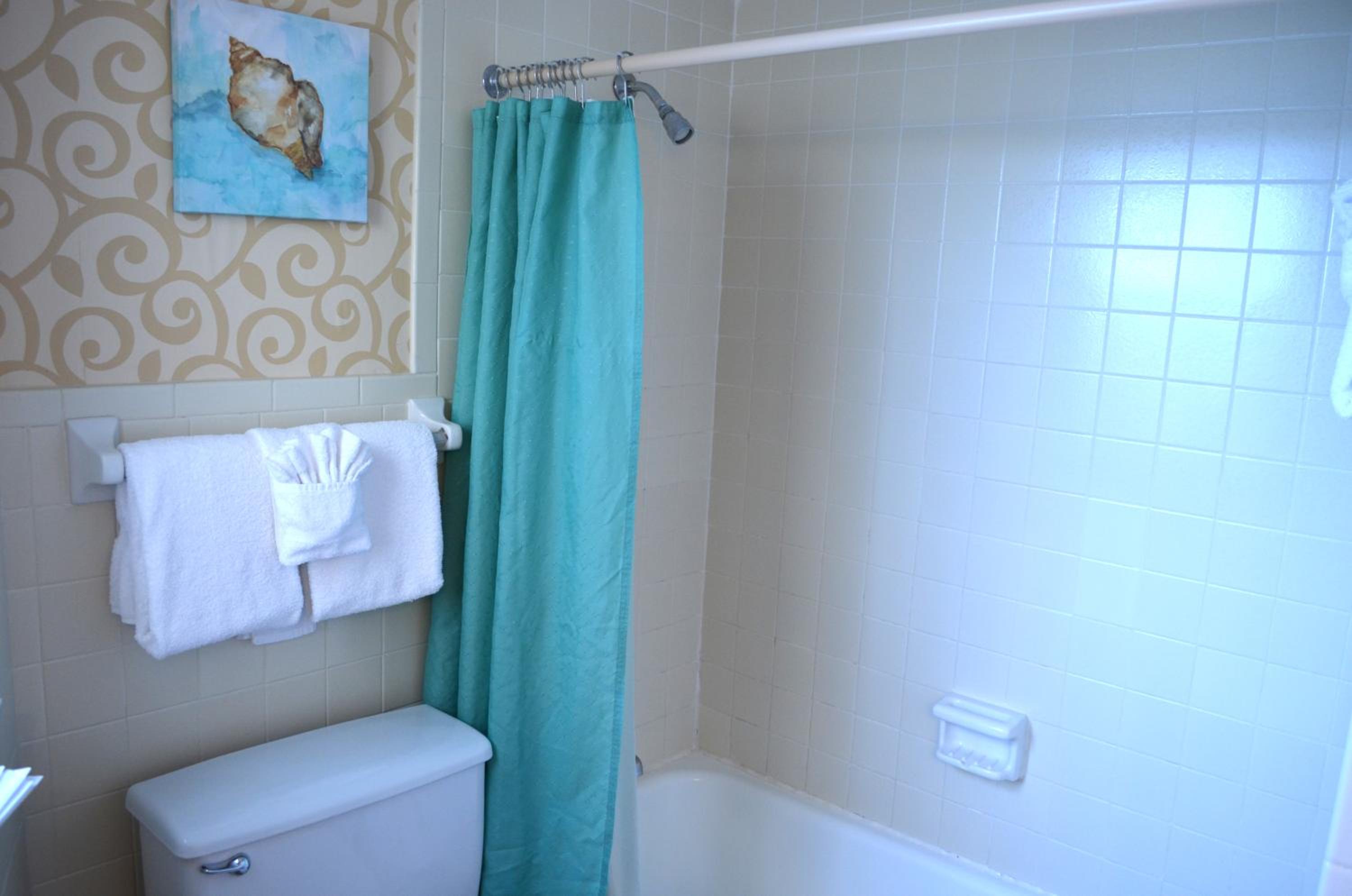 Standard Room With Two Queen Beds - Non-Smoking - Photo 5