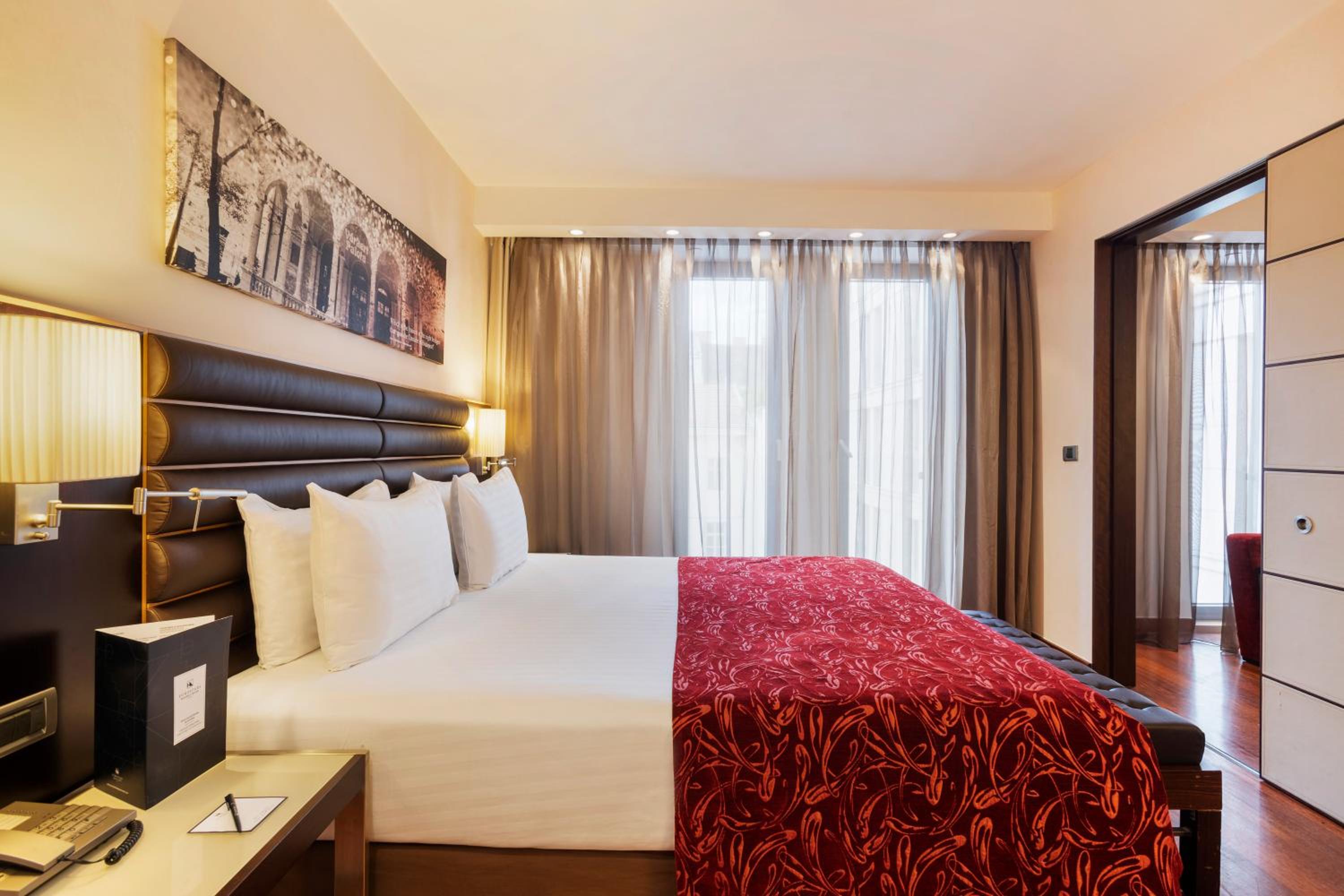 Junior Suite - Photo 1