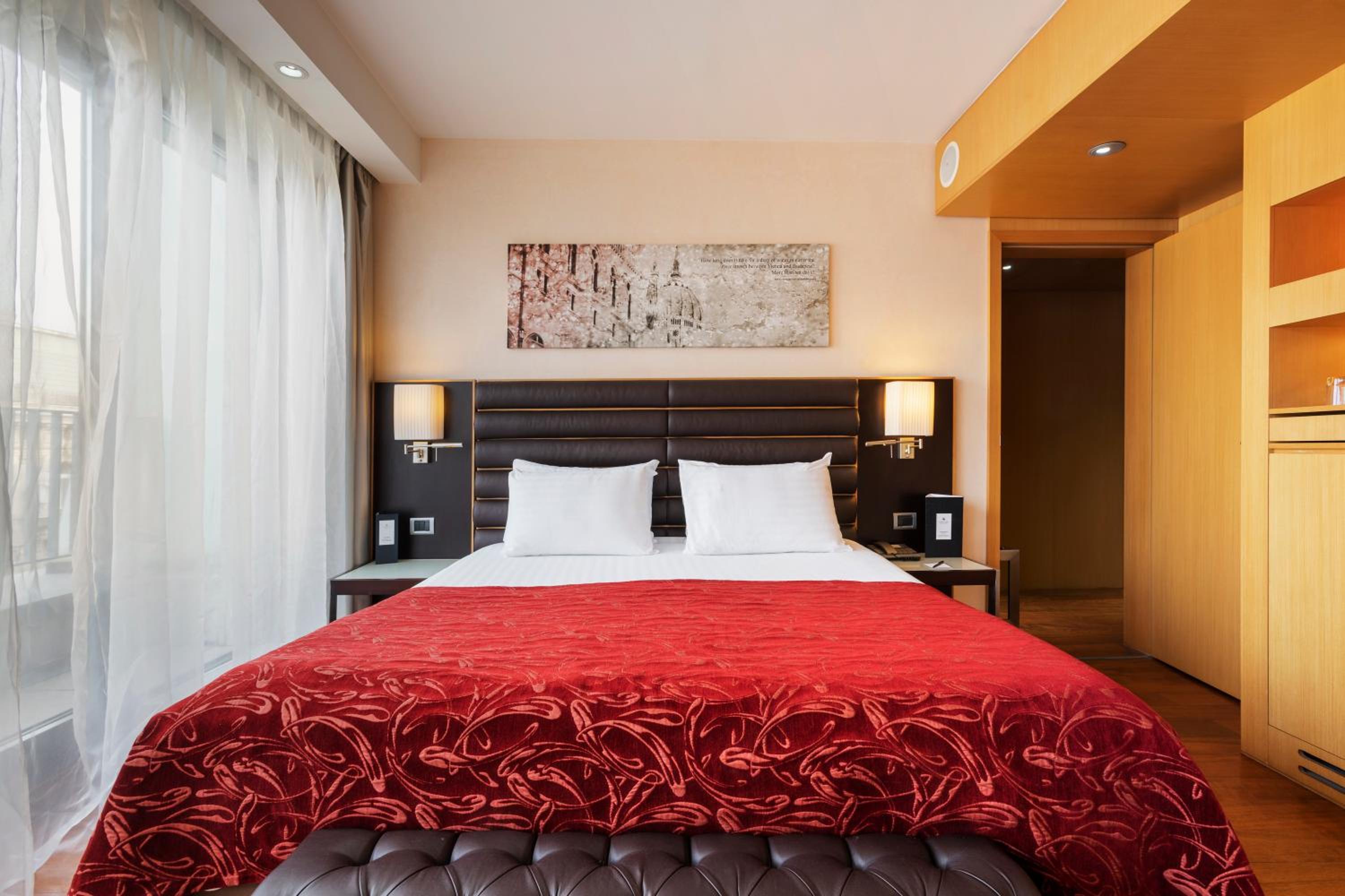 Superior Double Room - Photo 1