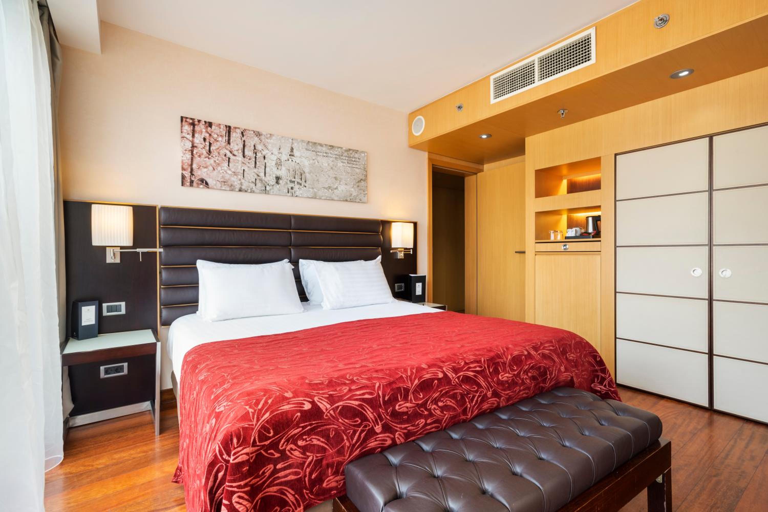 Superior Double Room - Photo 7
