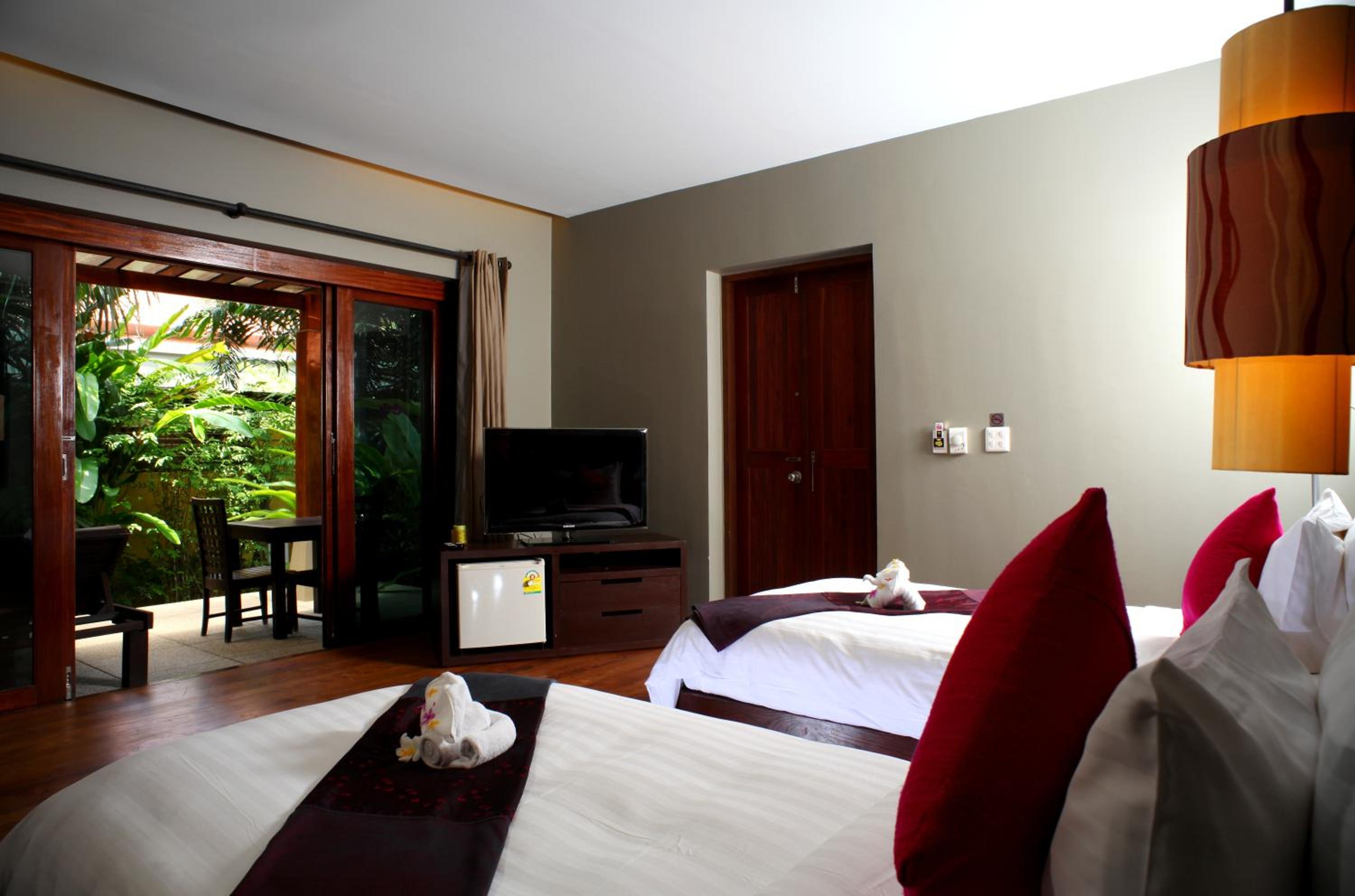 One-Bedroom Bungalow with Garden View photo 3