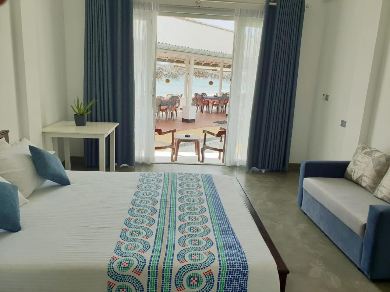 Deluxe Room with Sea View
