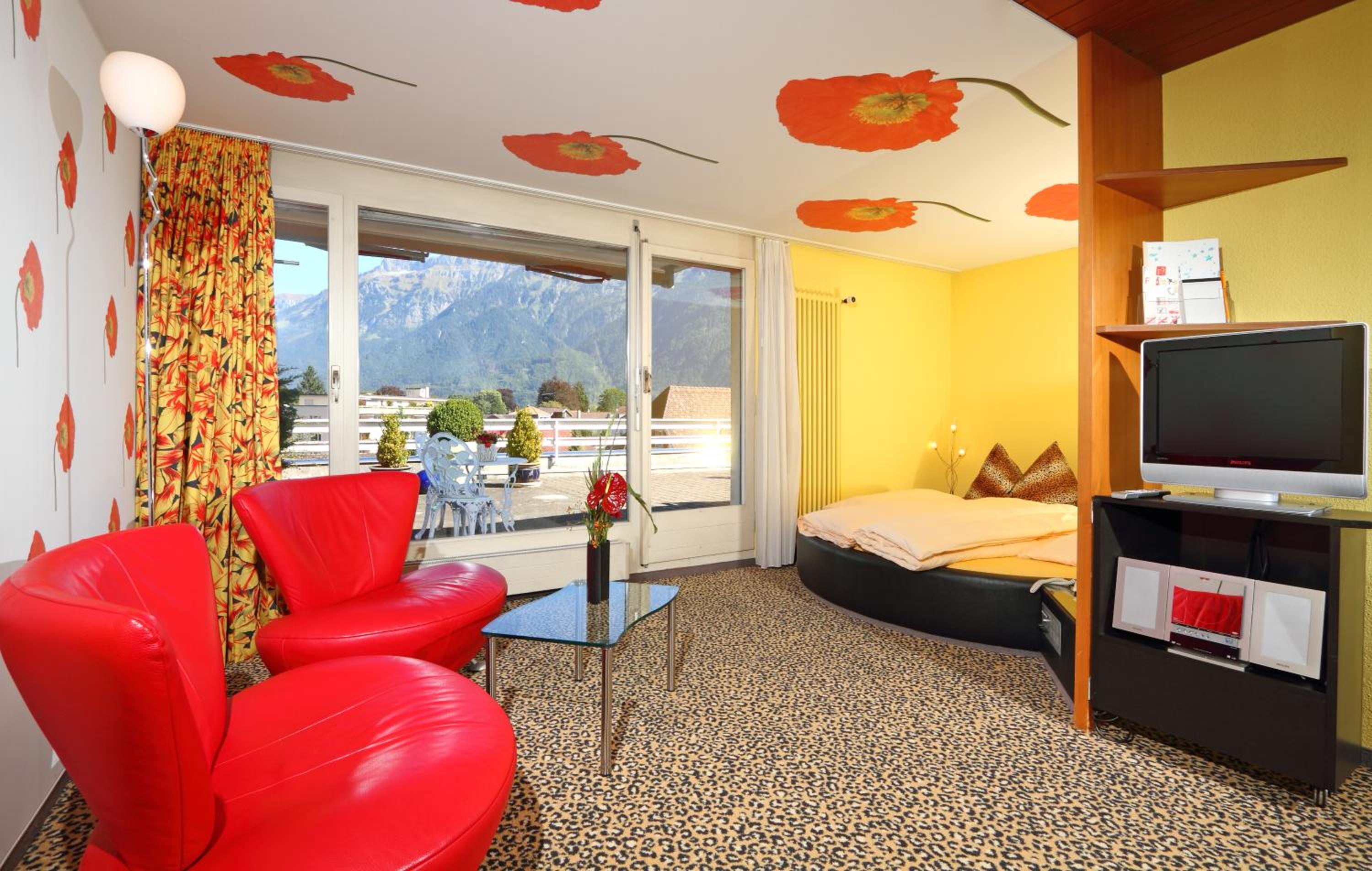 Large Double Room - Photo 1