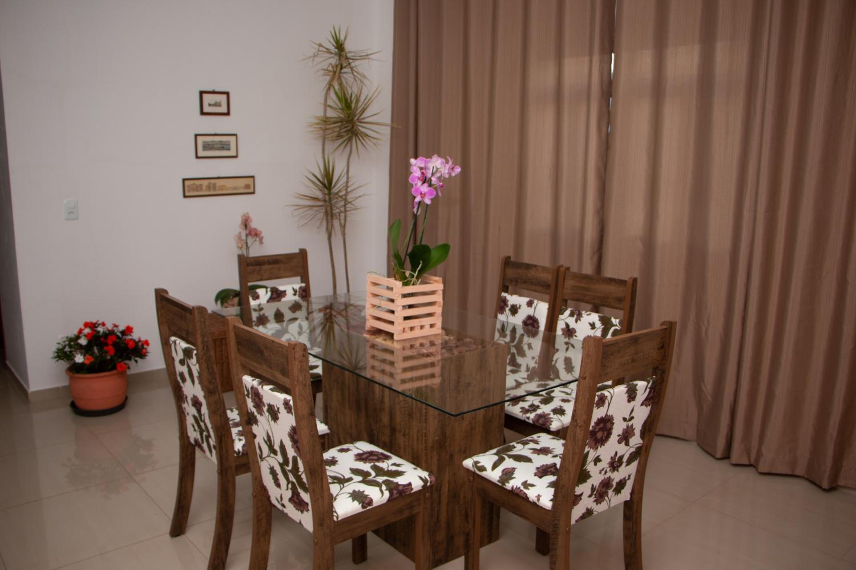 Apartment with Mountain View photo 2