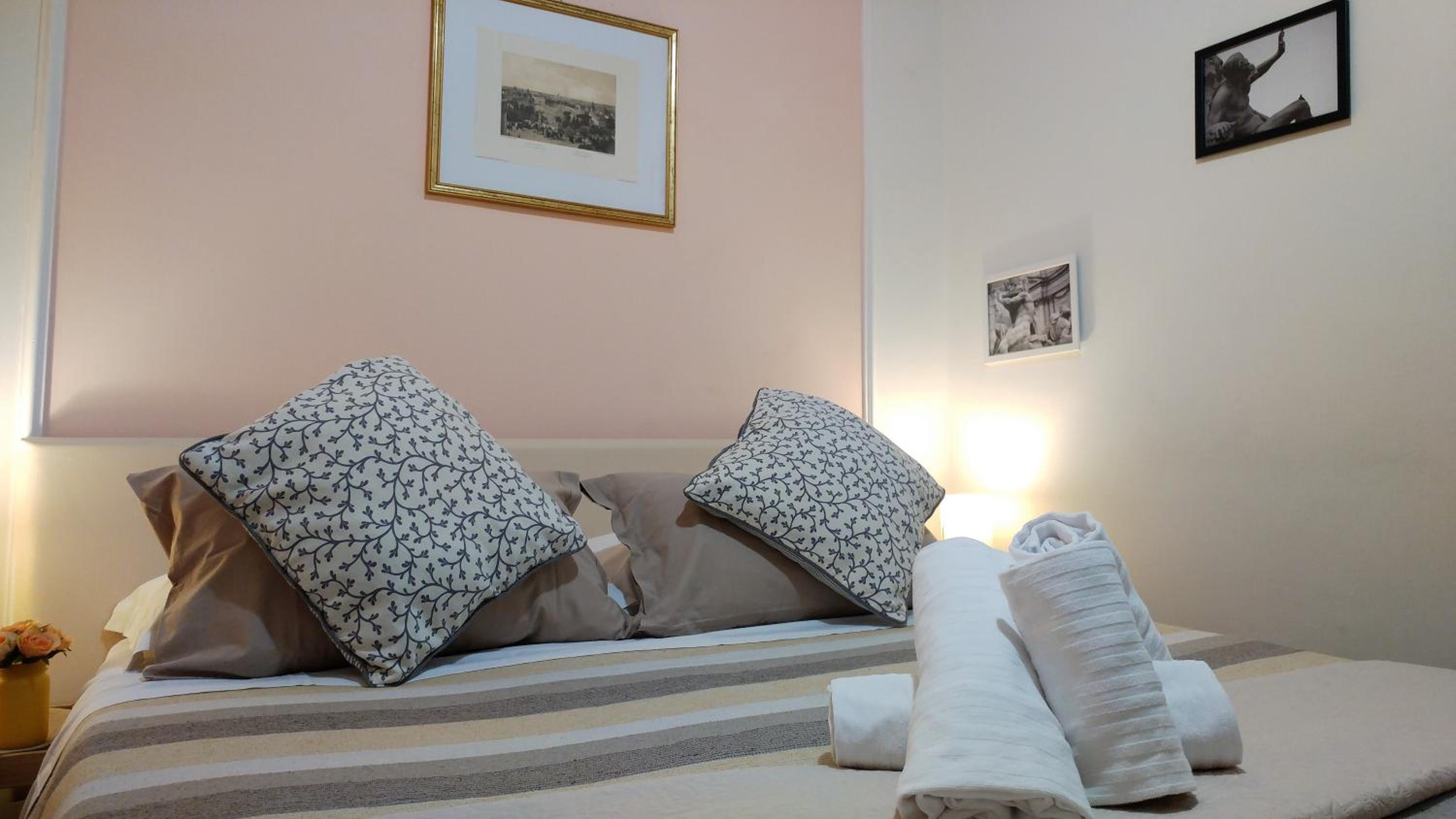 Double Room with Private Bathroom photo 2
