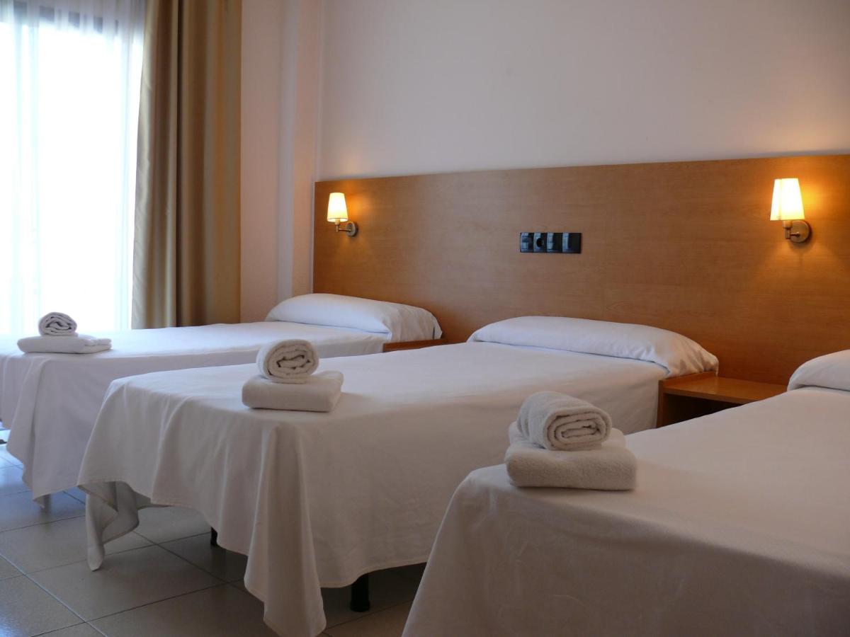Double or Twin Room with Extra Bed photo 3