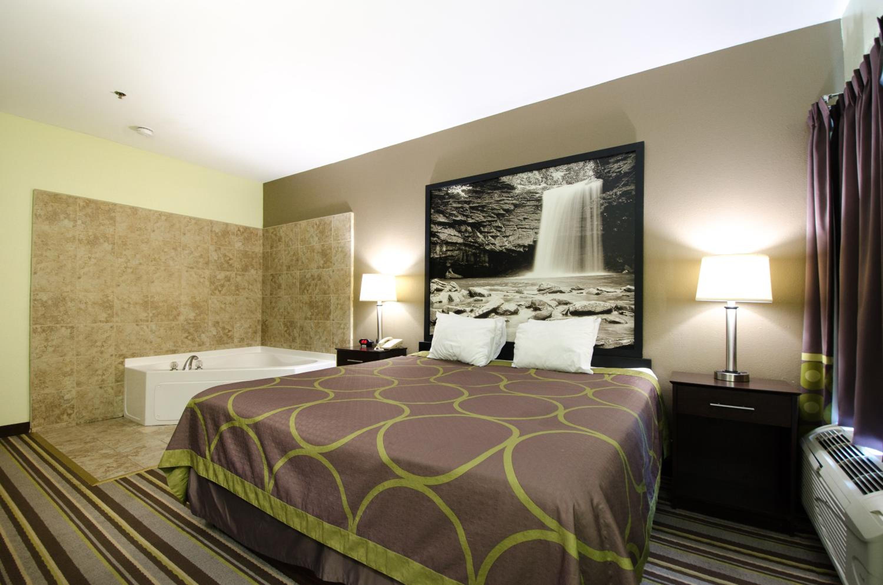 King Suite - Non-Smoking - Photo 1
