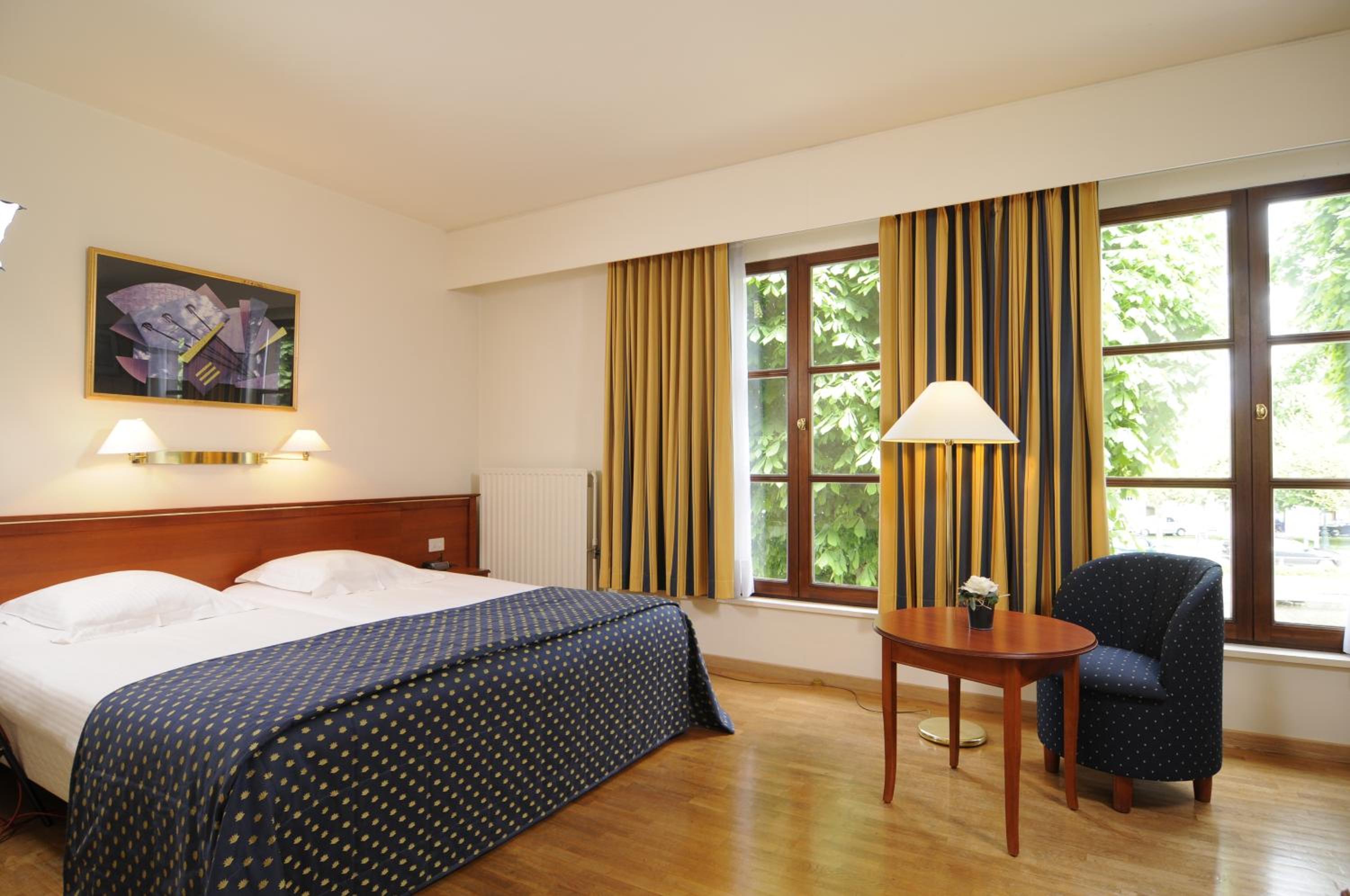 Superior Double or Twin Room with Canal View - Photo 9