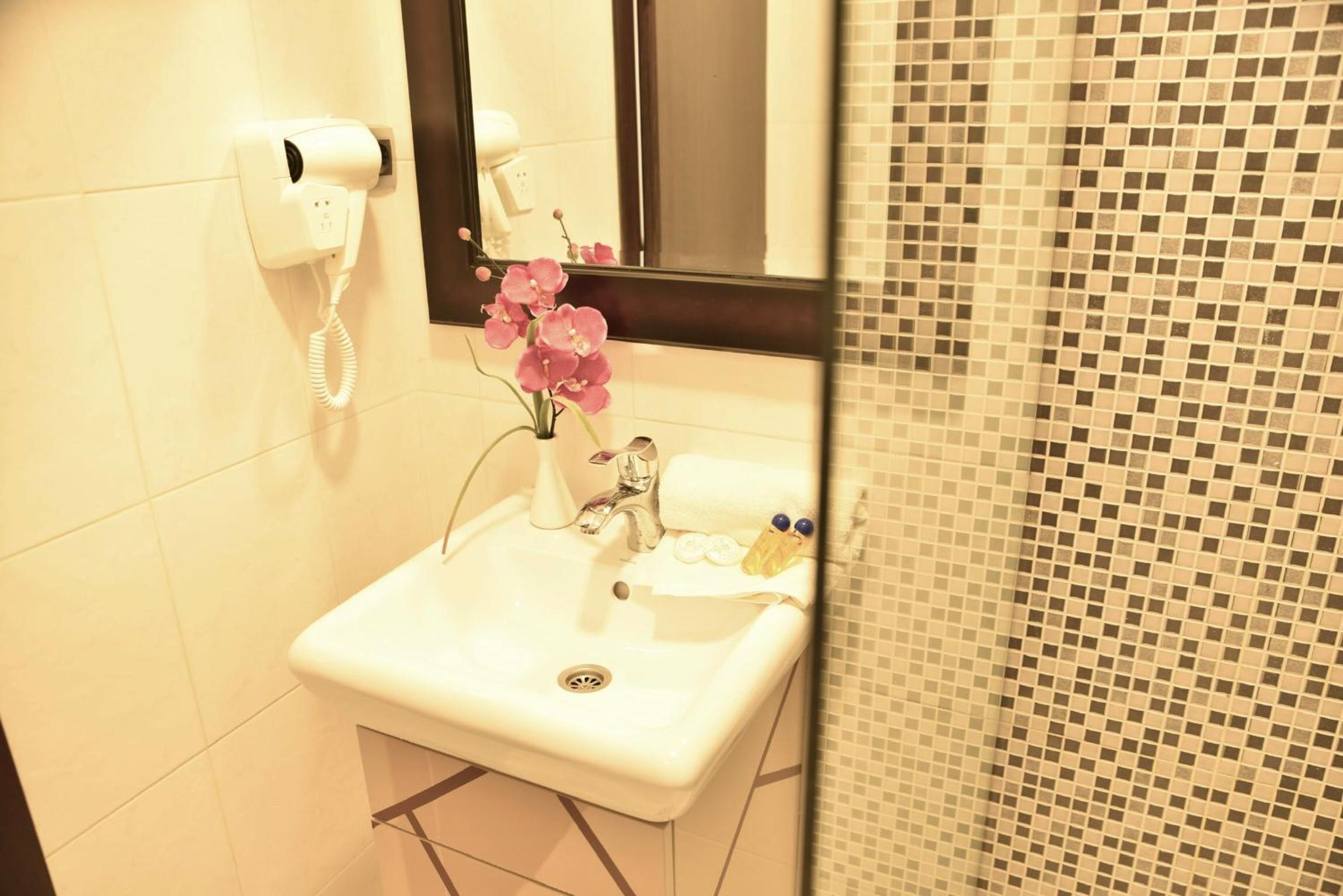 Standard Double Room - Photo 4