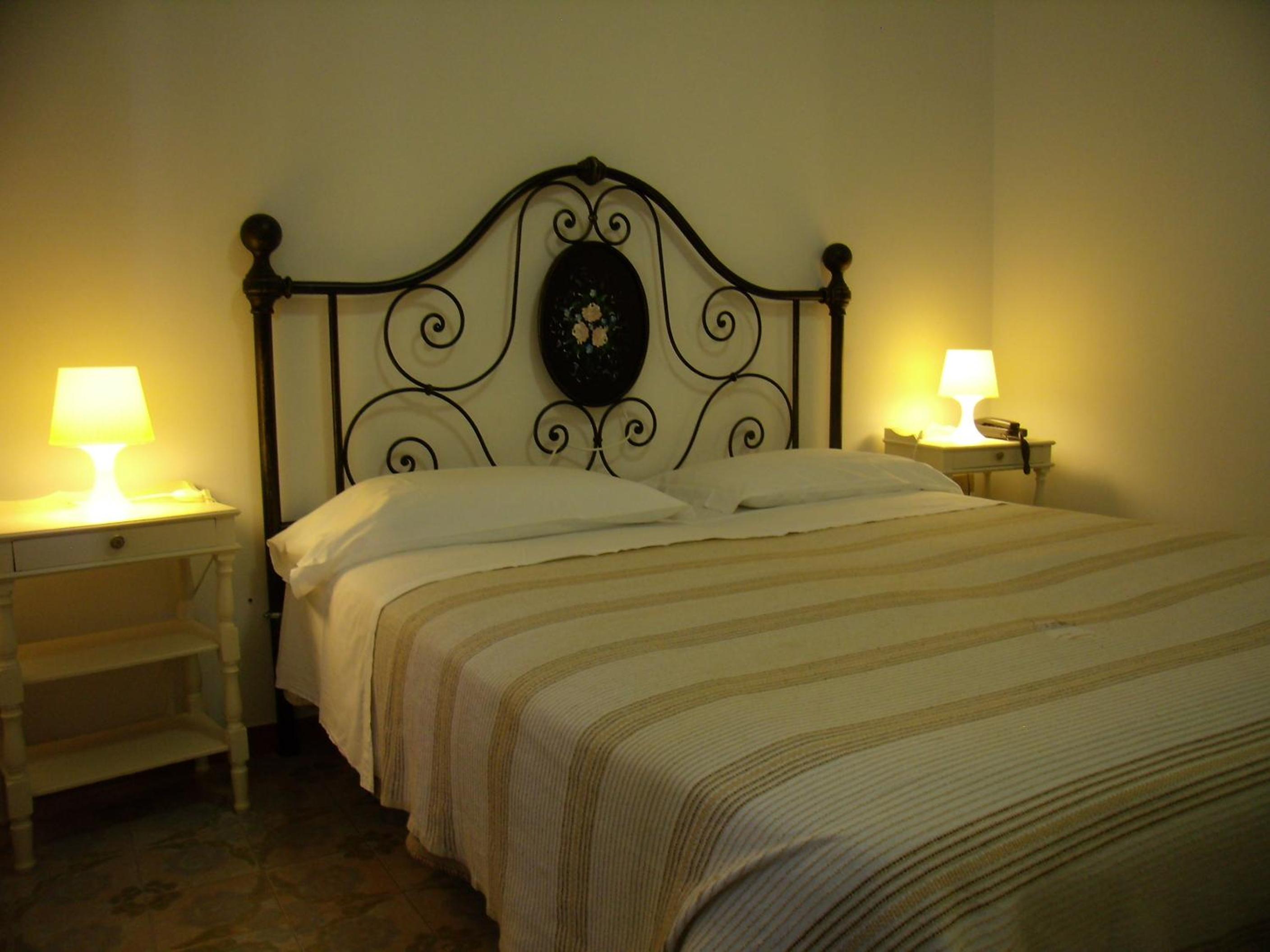 Double Room - Photo 30