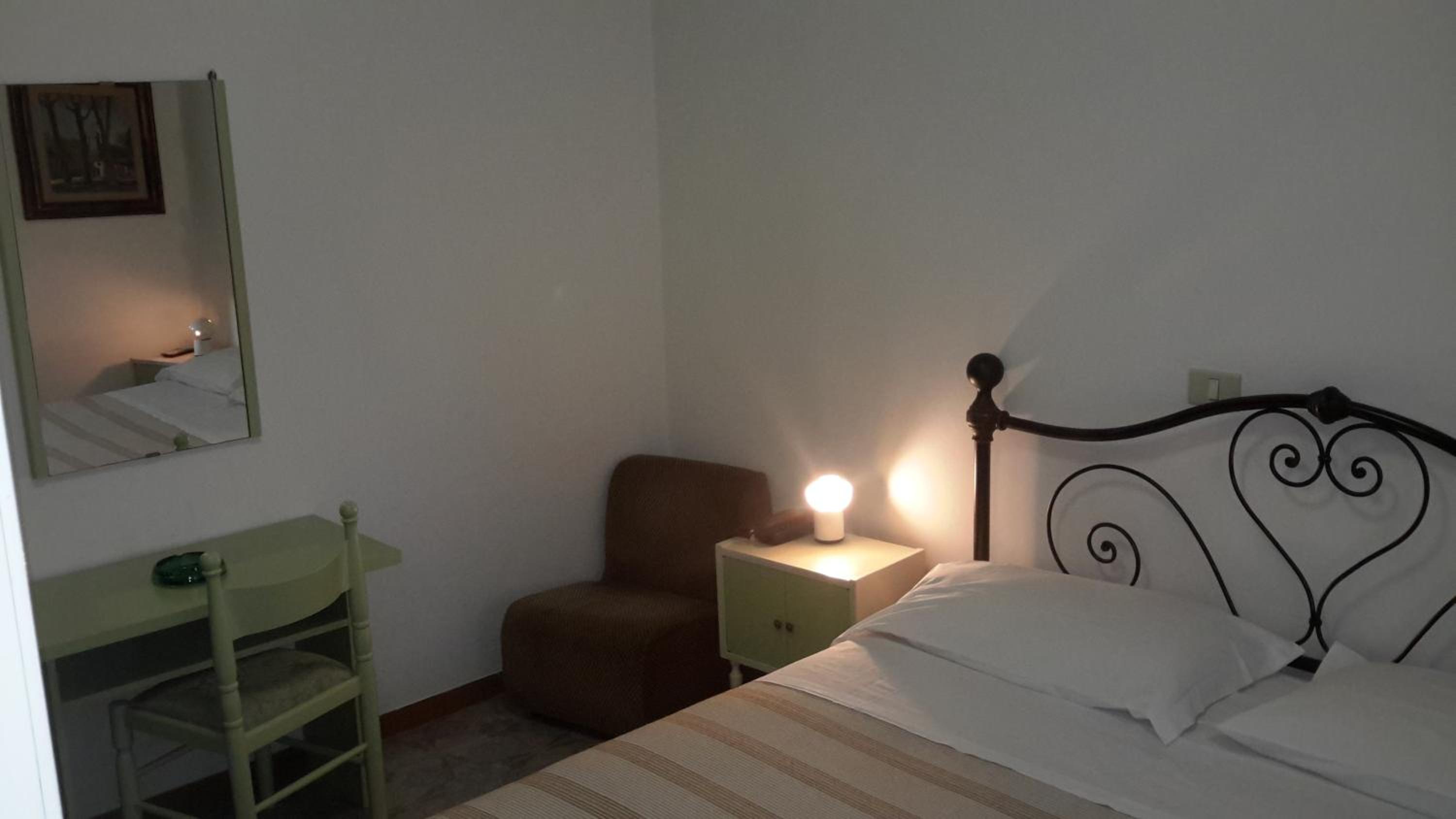 Double Room - Photo 33