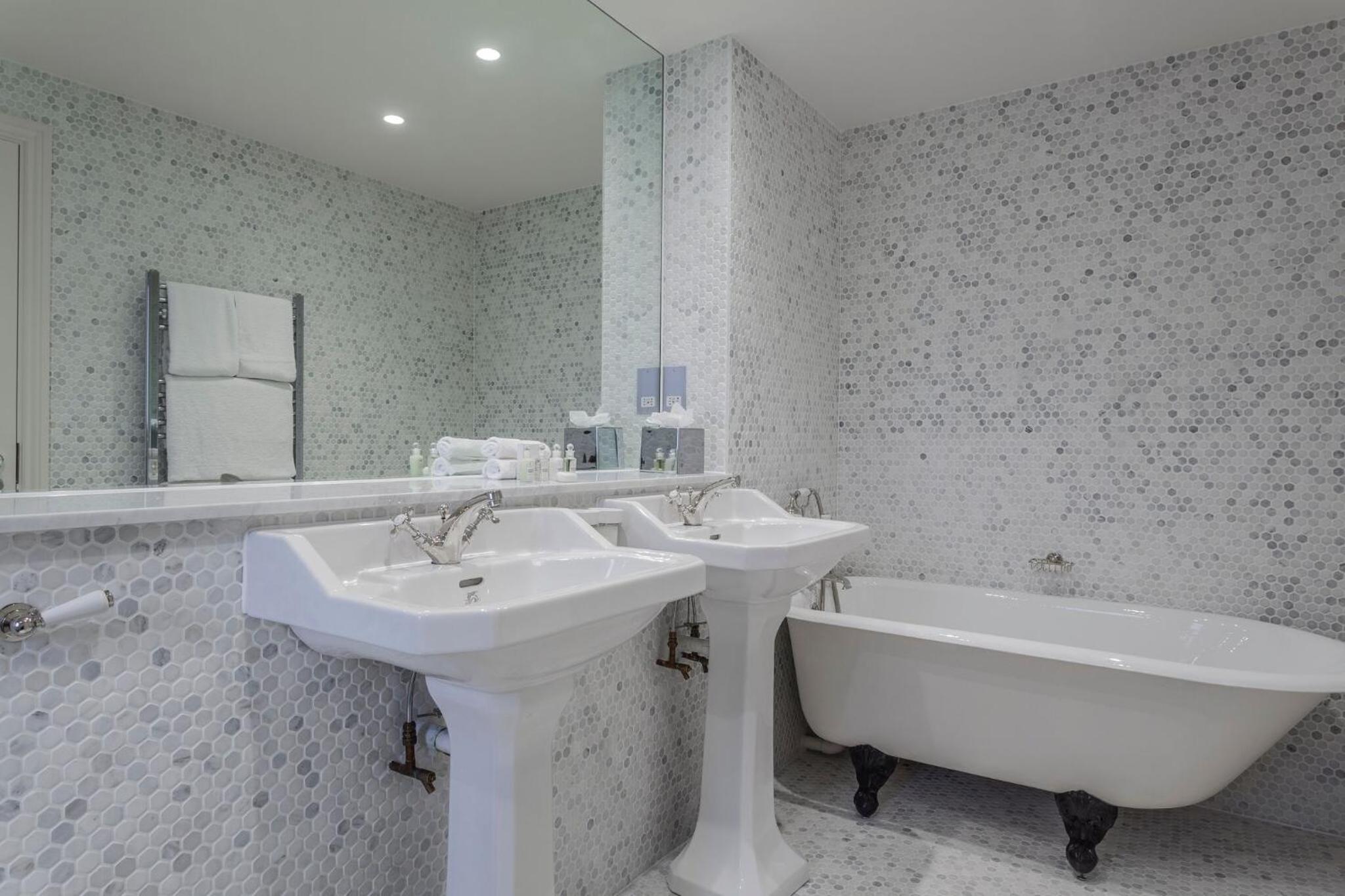 The House Junior Suite - Photo 2