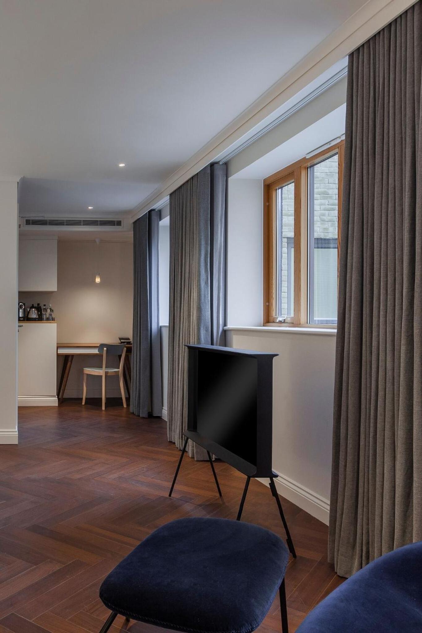 The House Junior Suite - Photo 10