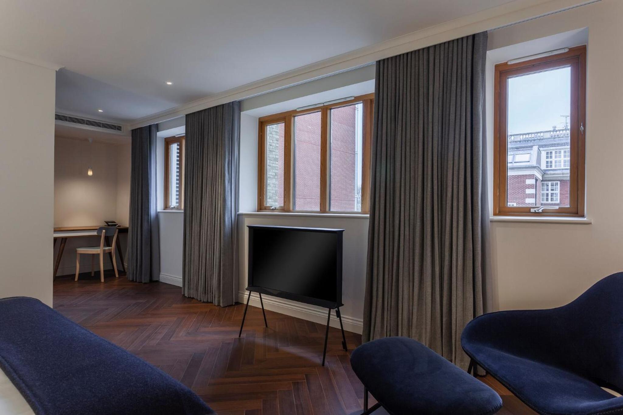 The House Junior Suite - Photo 11