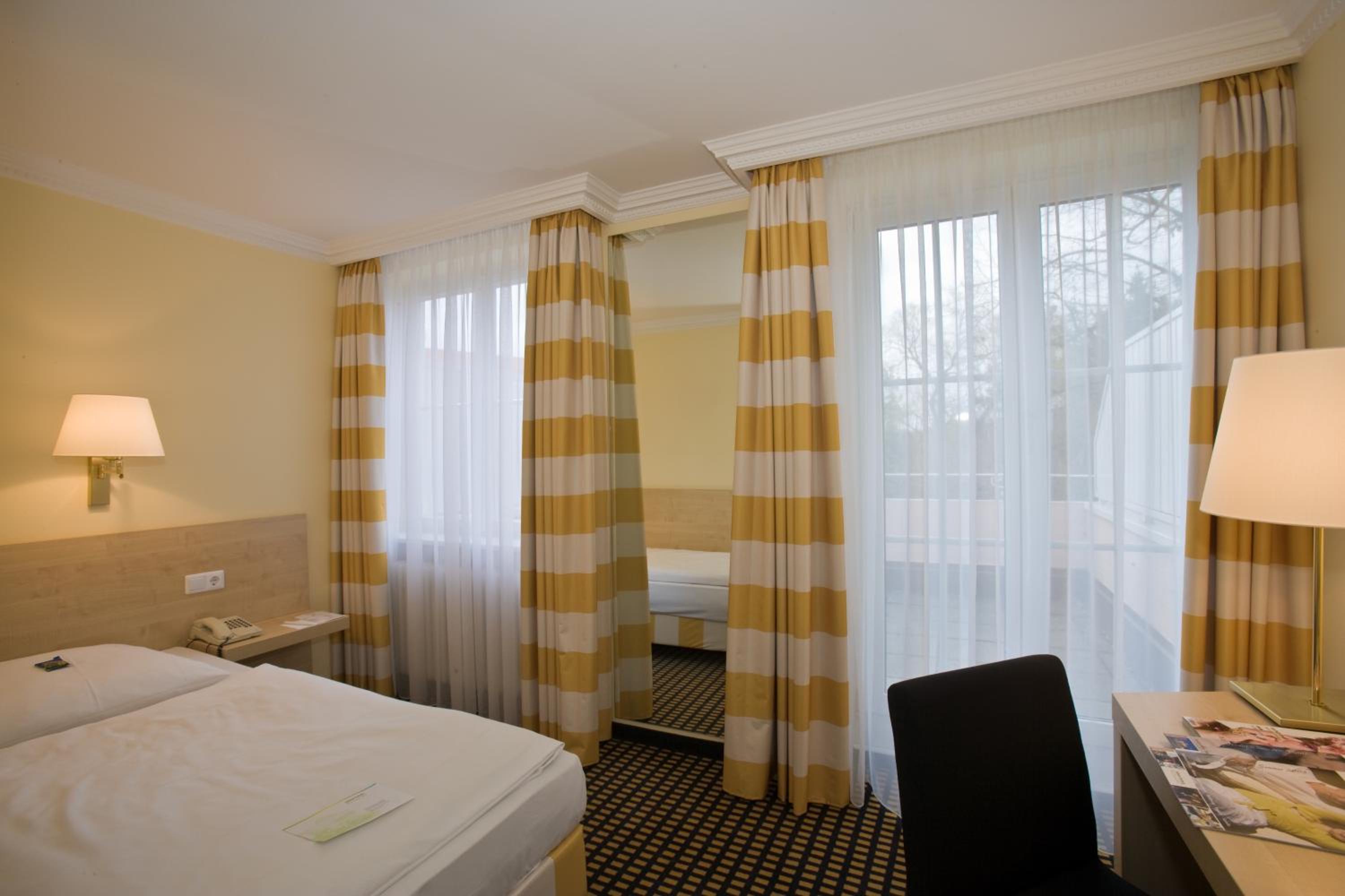 Economy Double Room - Photo 5