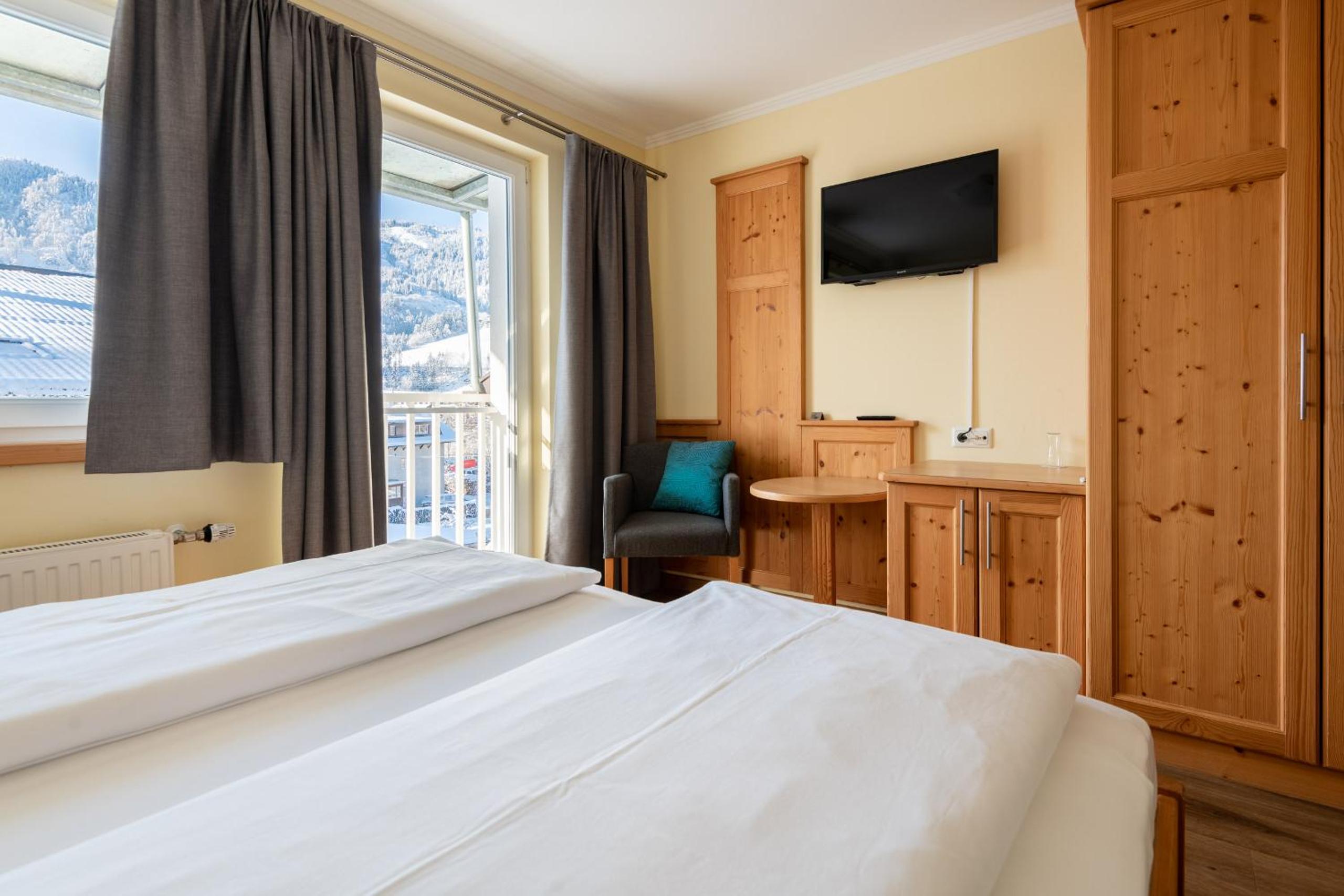 Small Double Room, photo 6