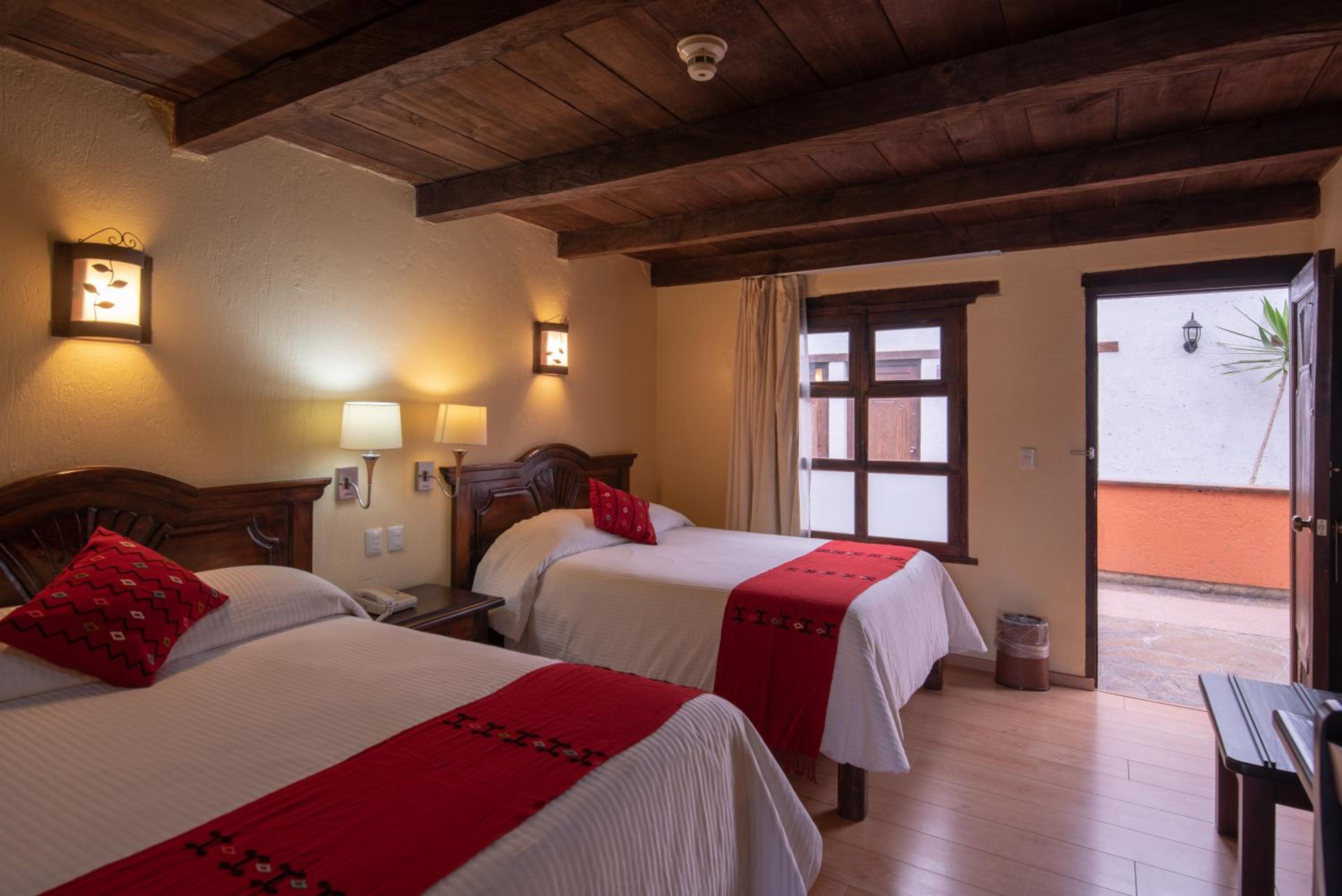 Double Room with Two Double Beds - Photo 7
