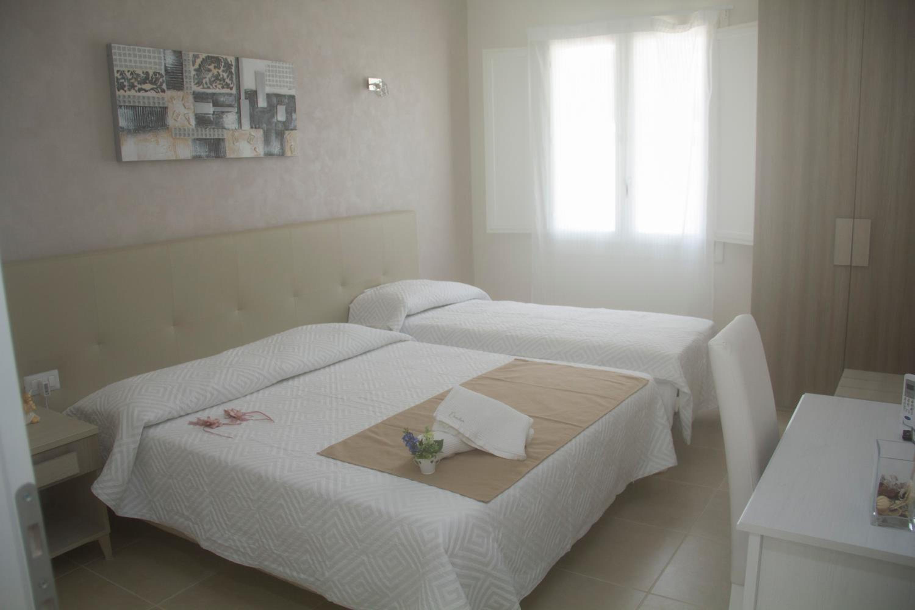 One-Bedroom Apartment with Pool View photo 1