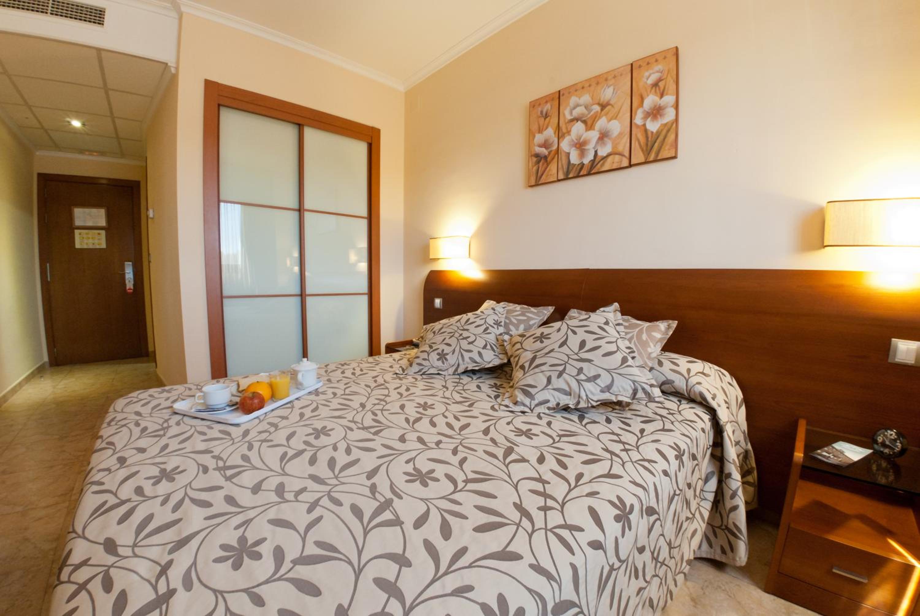 Twin Room - Photo 1