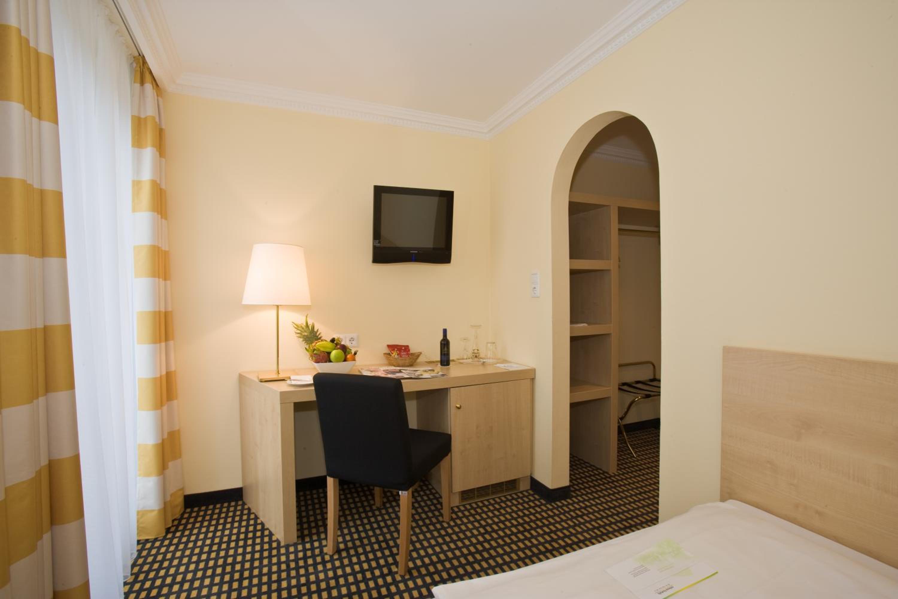Economy Double Room - Photo 1