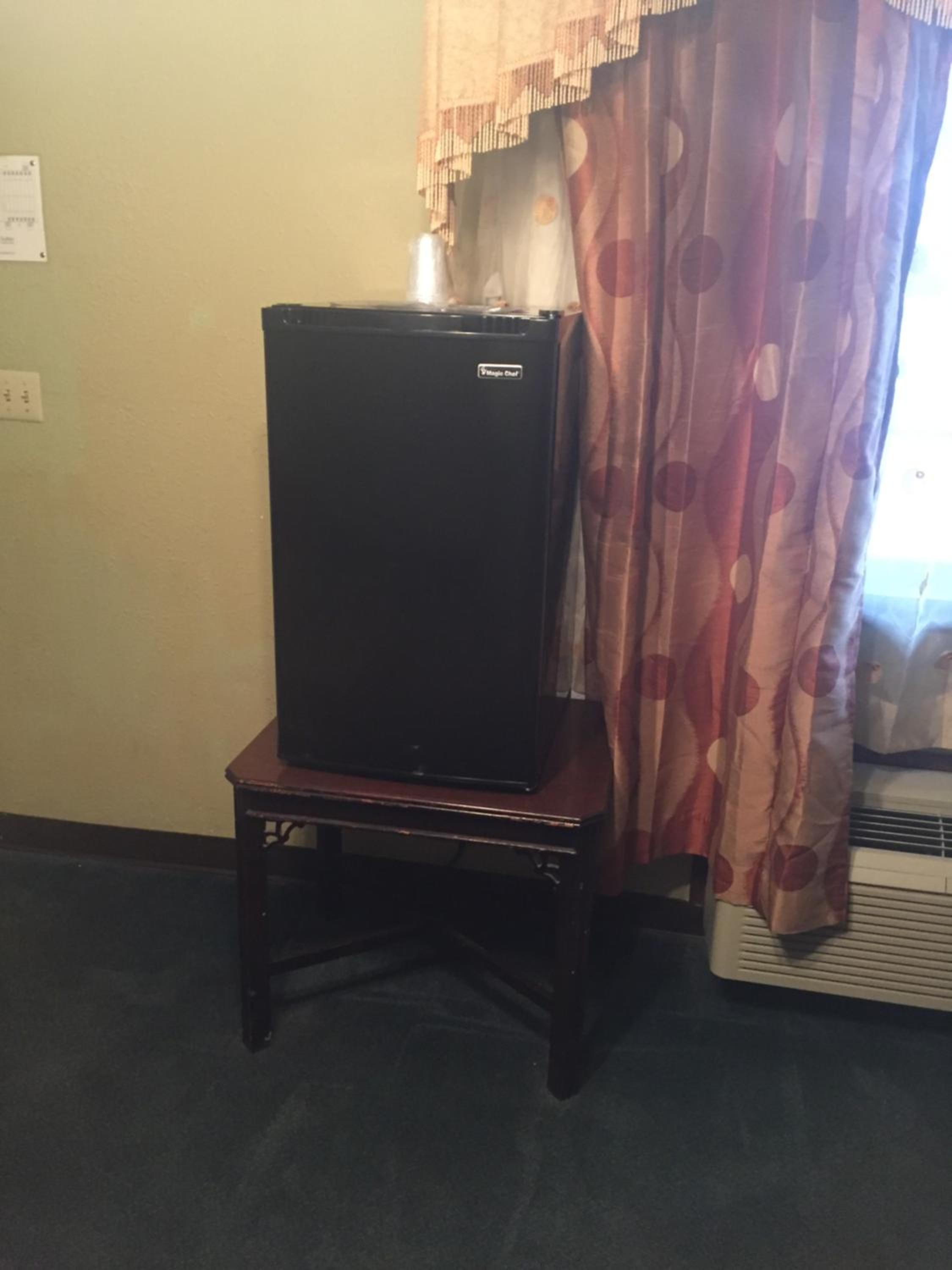 King Suite - Non-Smoking - Photo 4