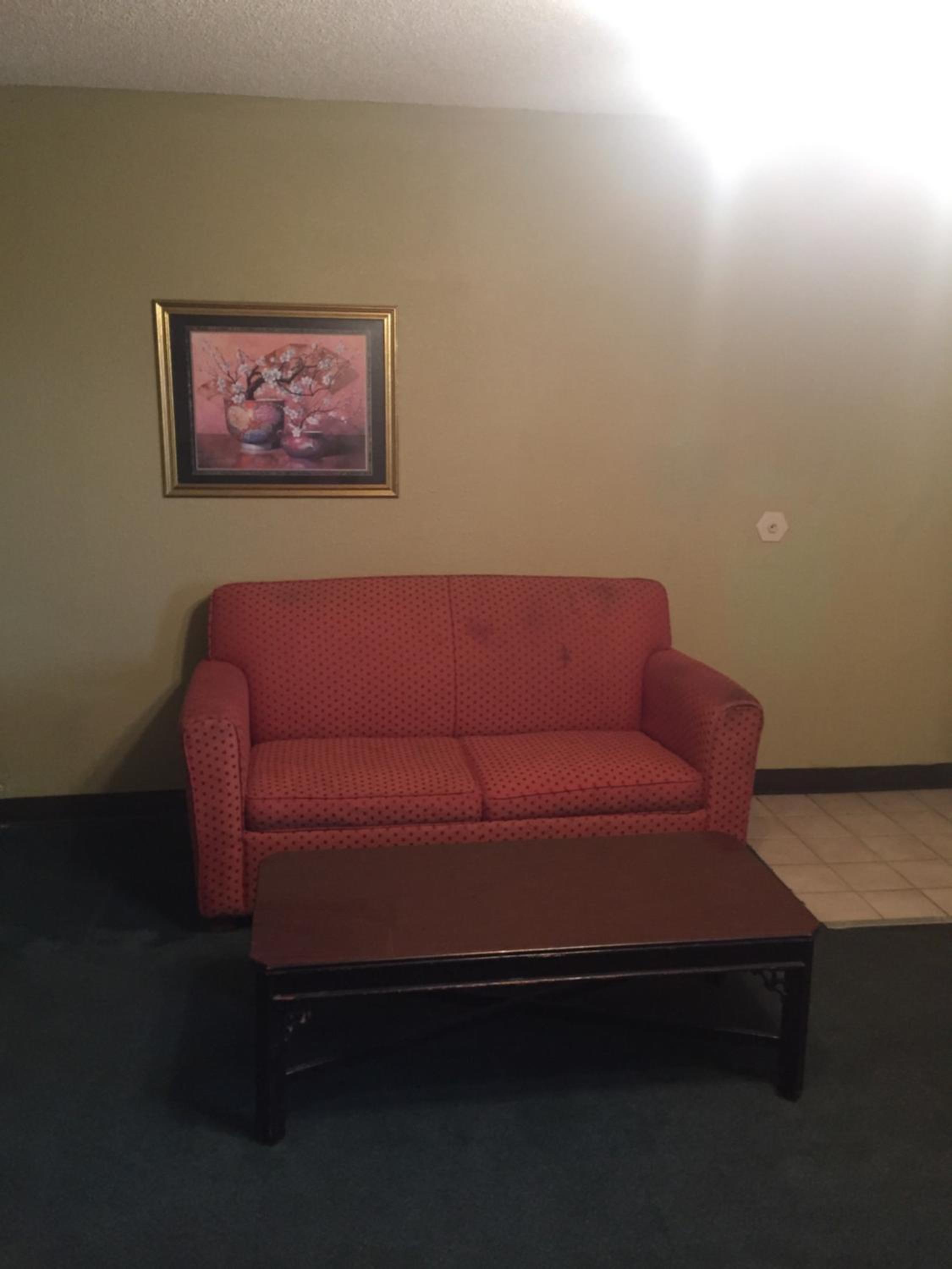 King Suite - Non-Smoking - Photo 7