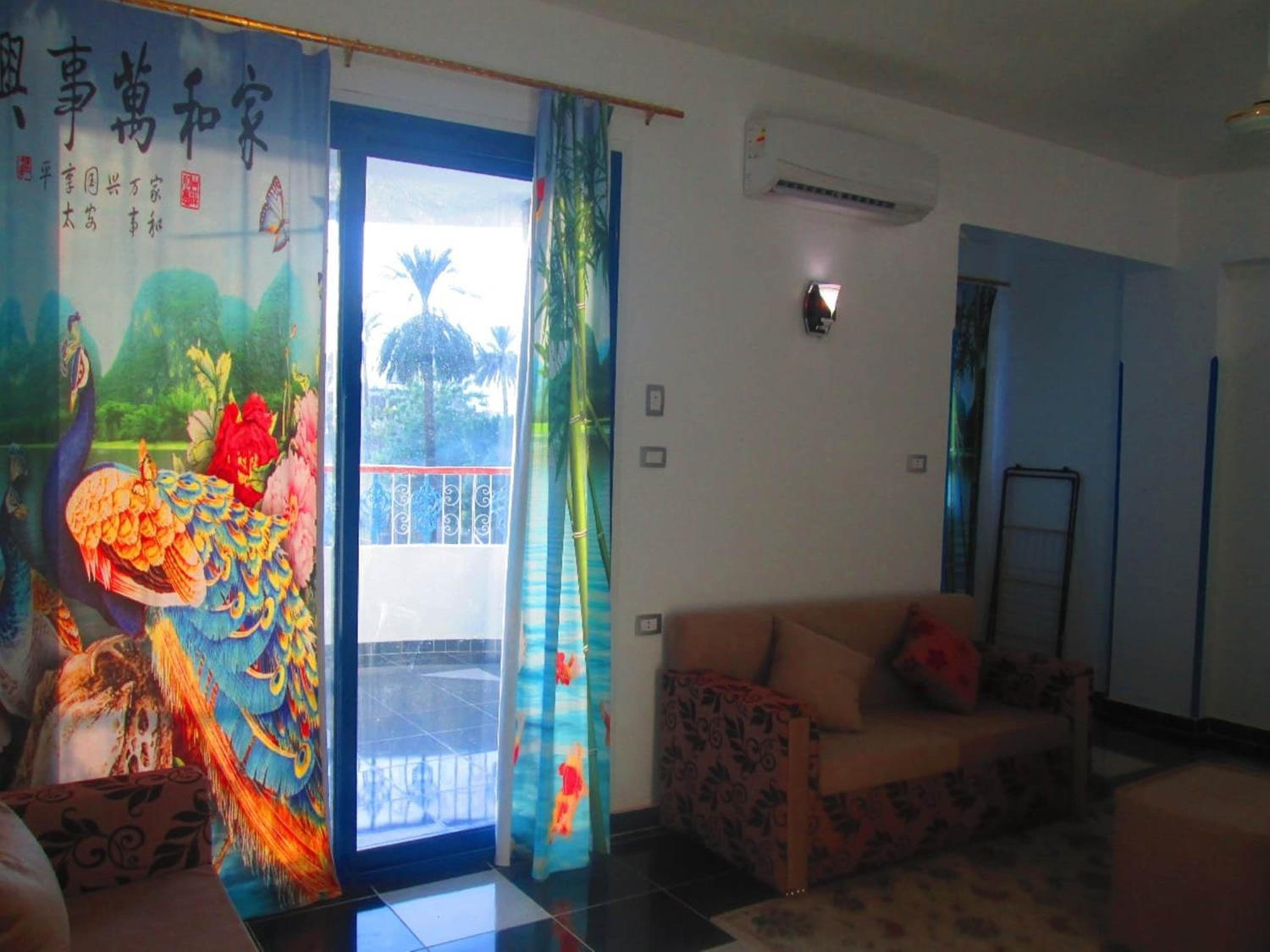 One-Bedroom Apartment - Photo 3