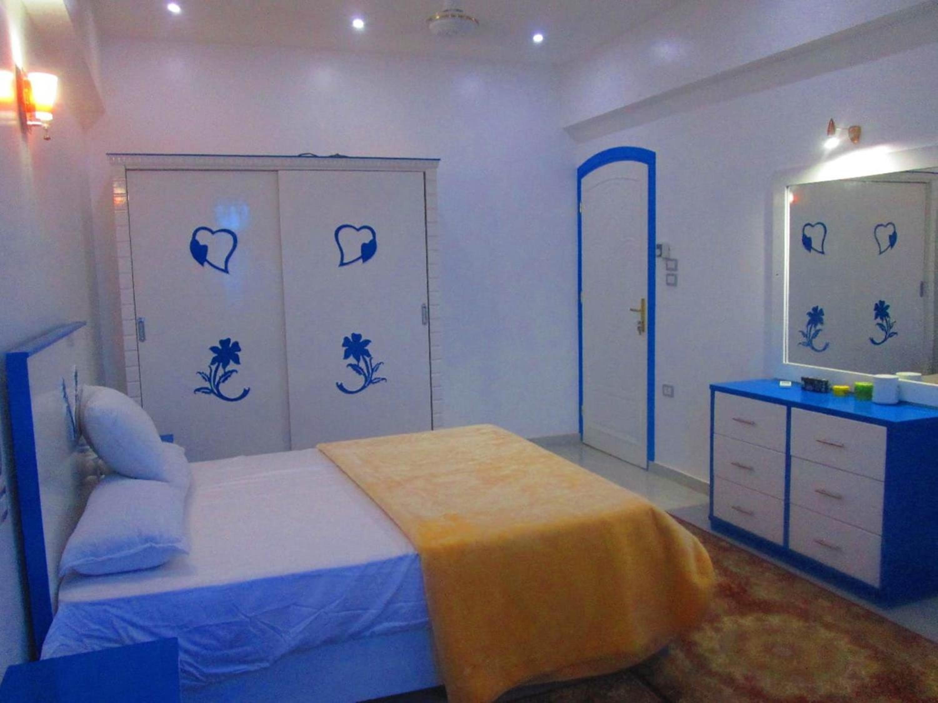 Two-Bedroom Apartment - Photo 2