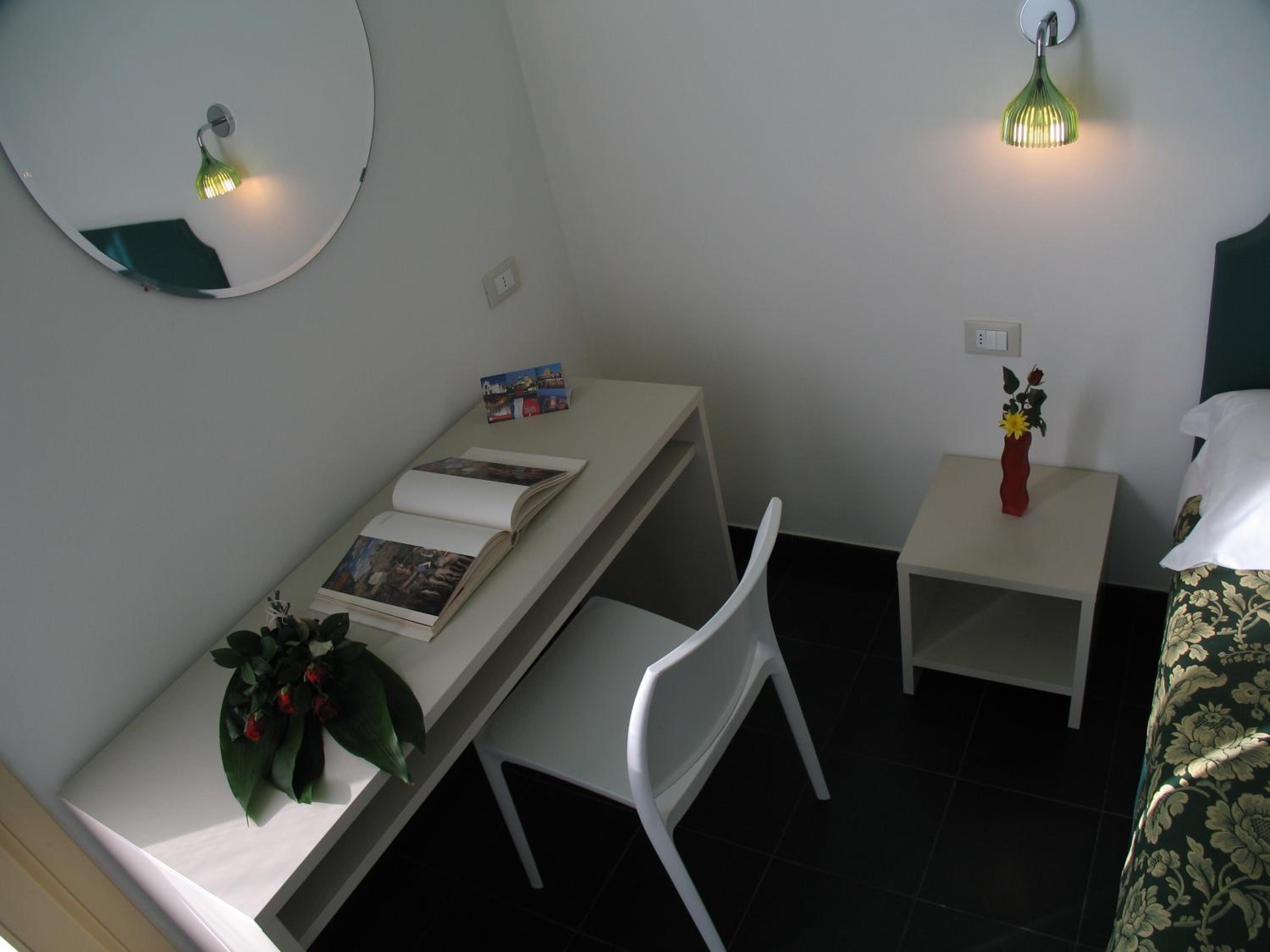 Double Room - Photo 4