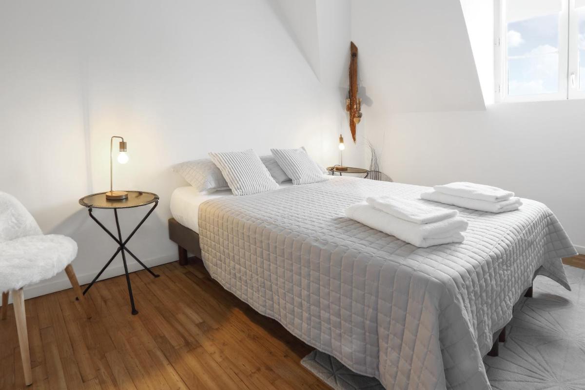 Studio Apartment photo 1