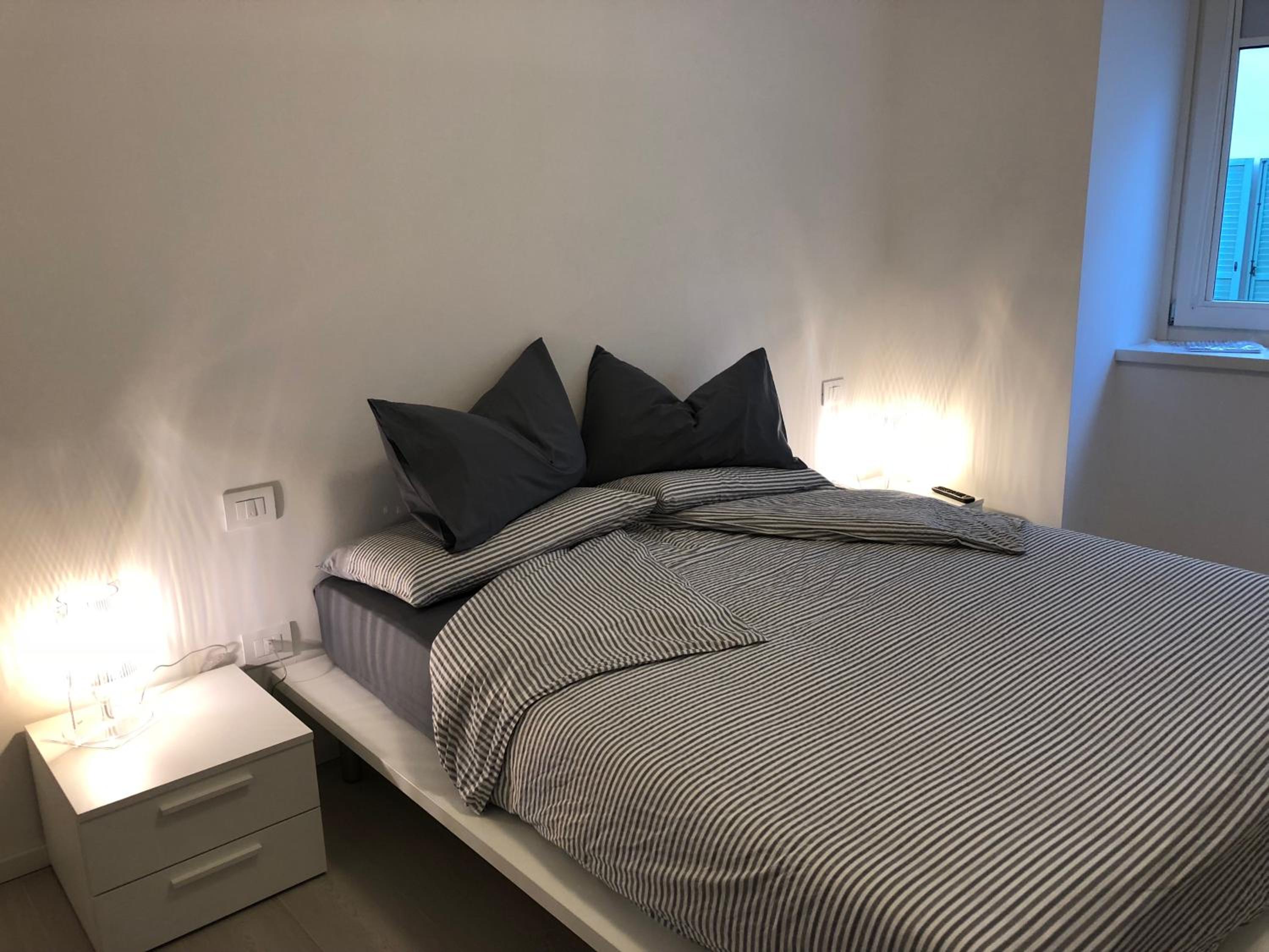 Two-Bedroom Apartment - Photo 2