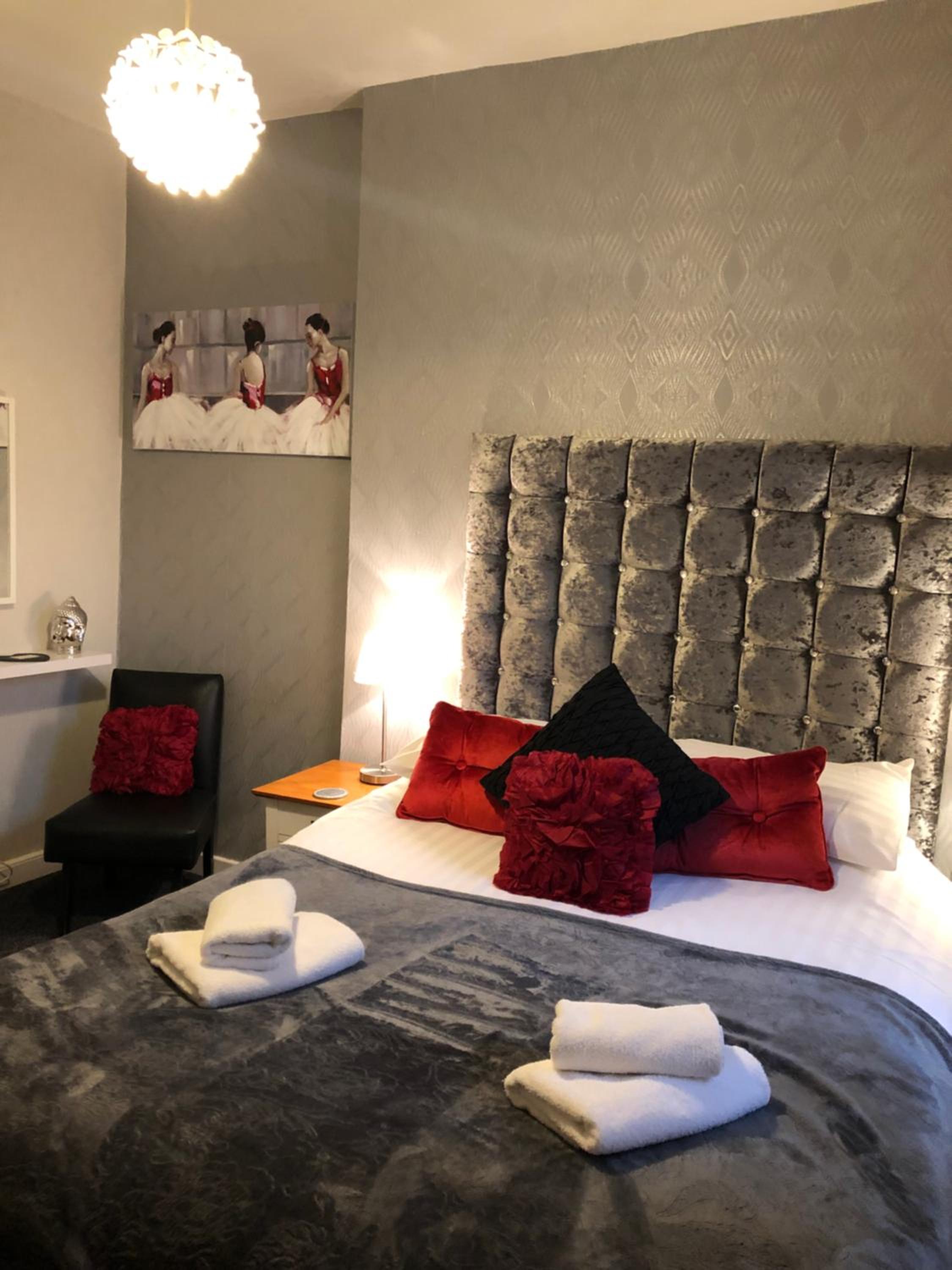 Double Room with Private Bathroom photo 2