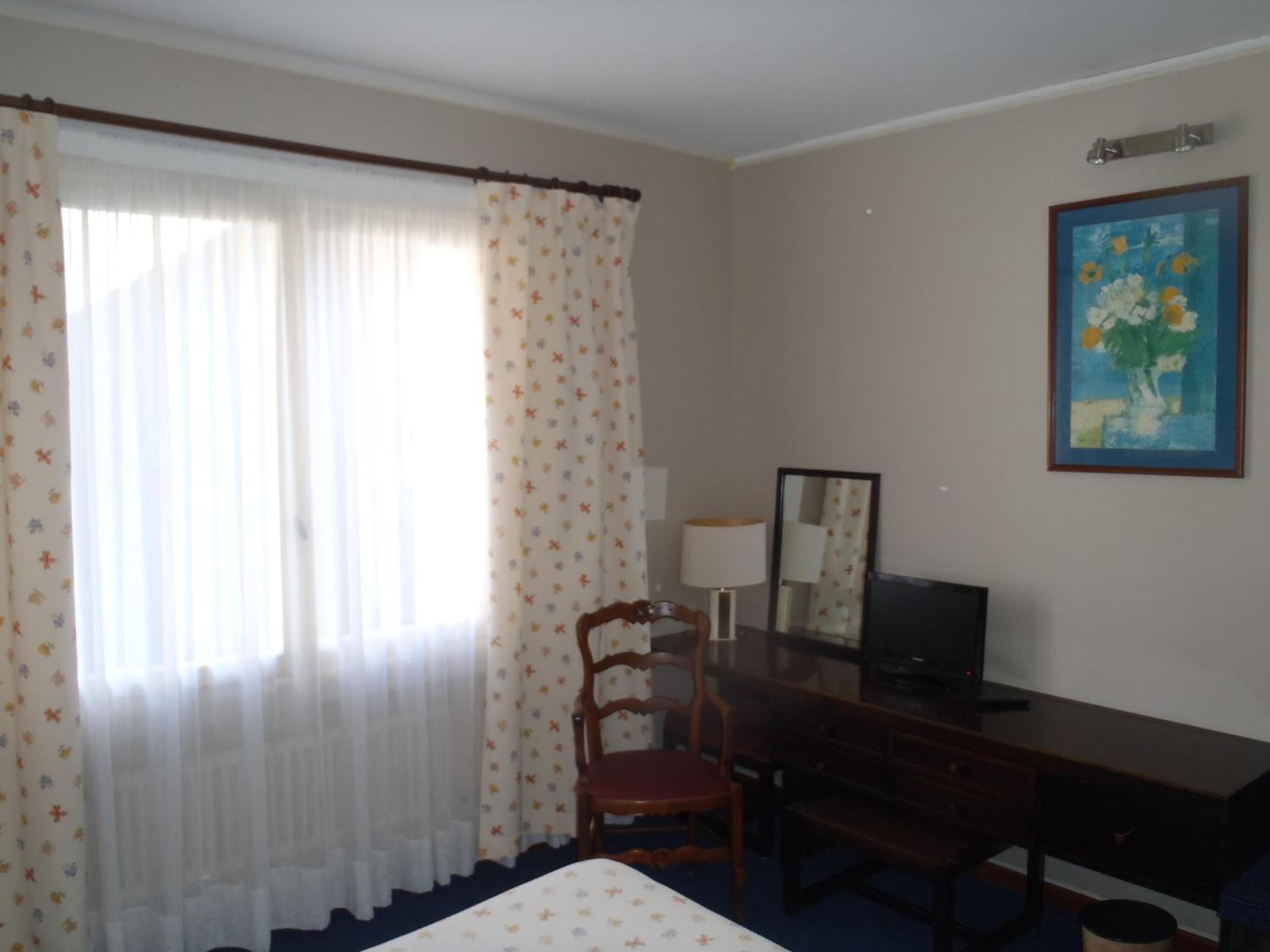 Double Room - Disability Access photo 3