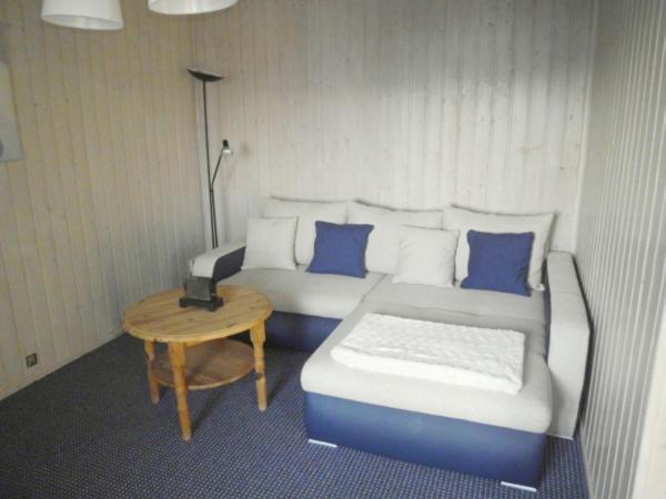 One-Bedroom House photo 1