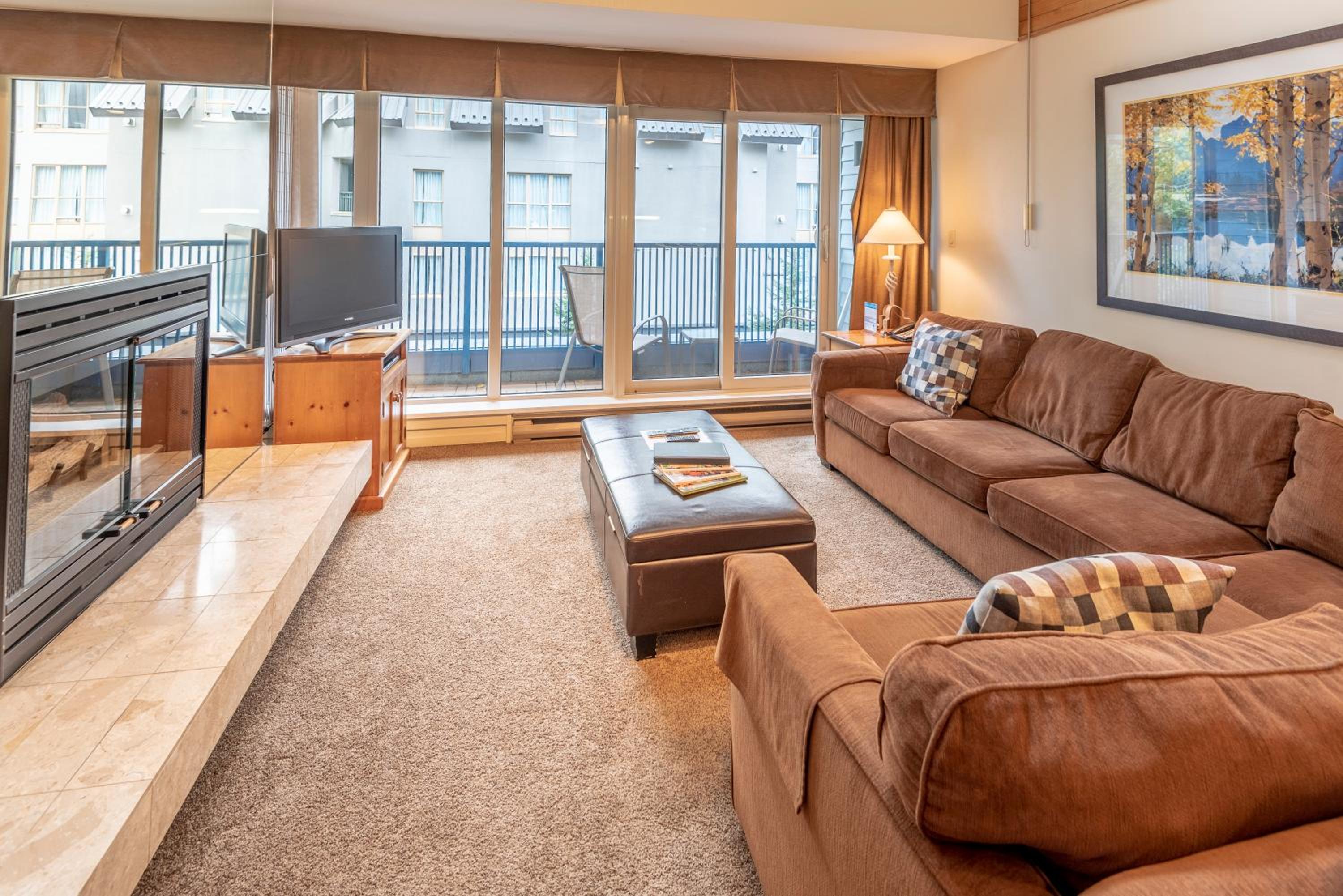 Condo, 1 Bedroom + Loft, Private Hot Tub (Unit 207)