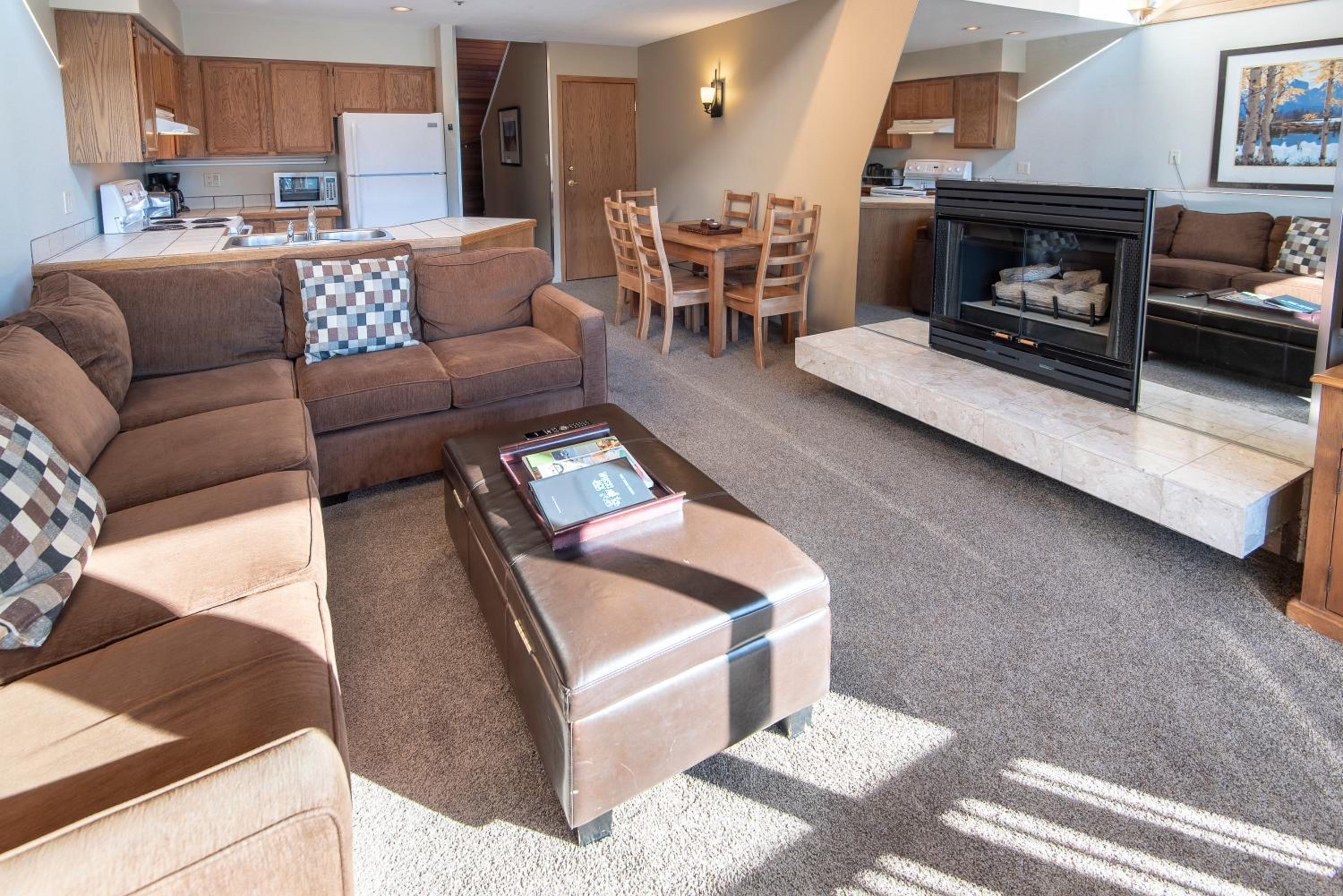Condo, 1 Bedroom + Loft, Private Hot Tub (Unit 208)
