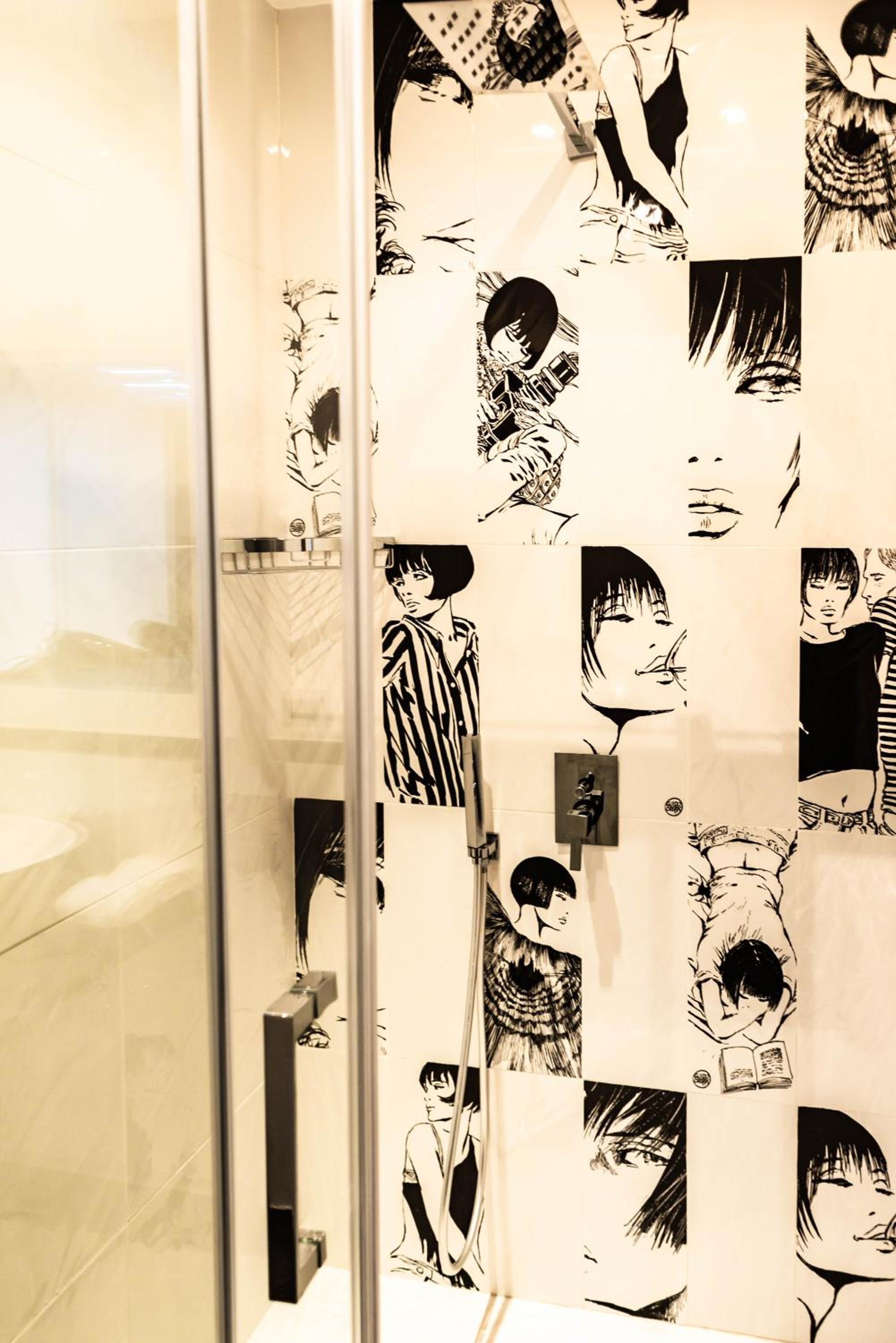 Deluxe King Room photo 3