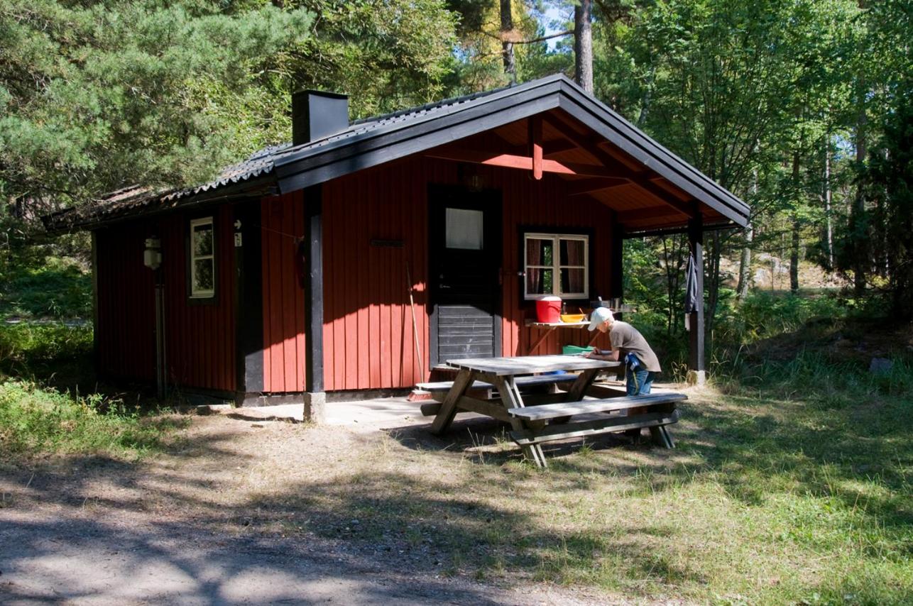 Two-Bedroom Cottage with Shared Bathroom