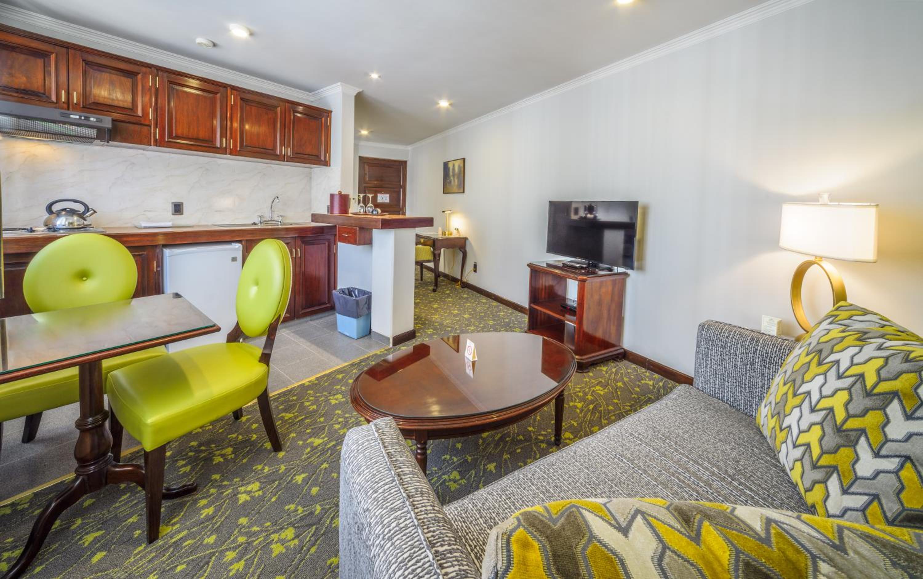Deluxe Suite