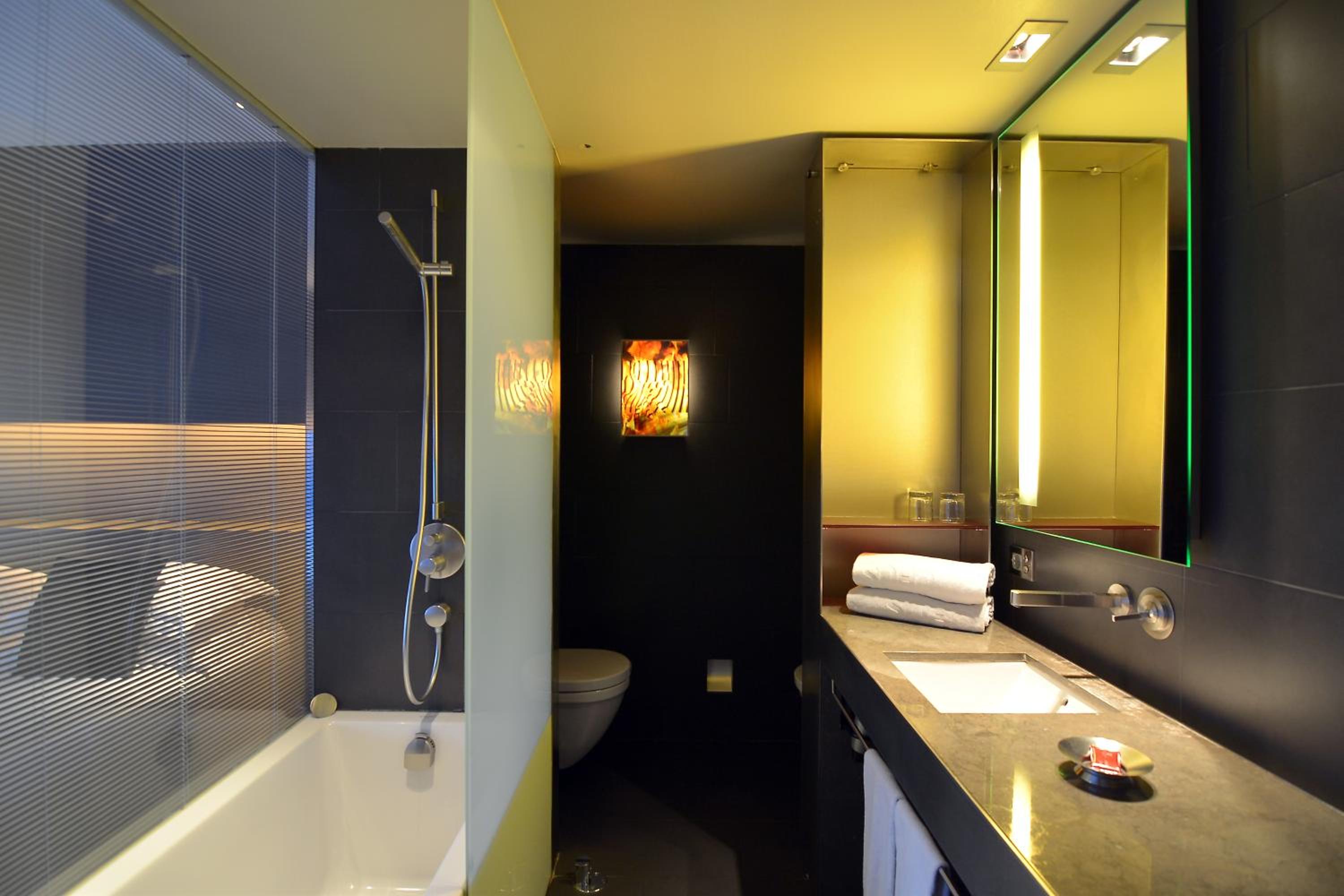 Double or Twin Room thumbnail 5