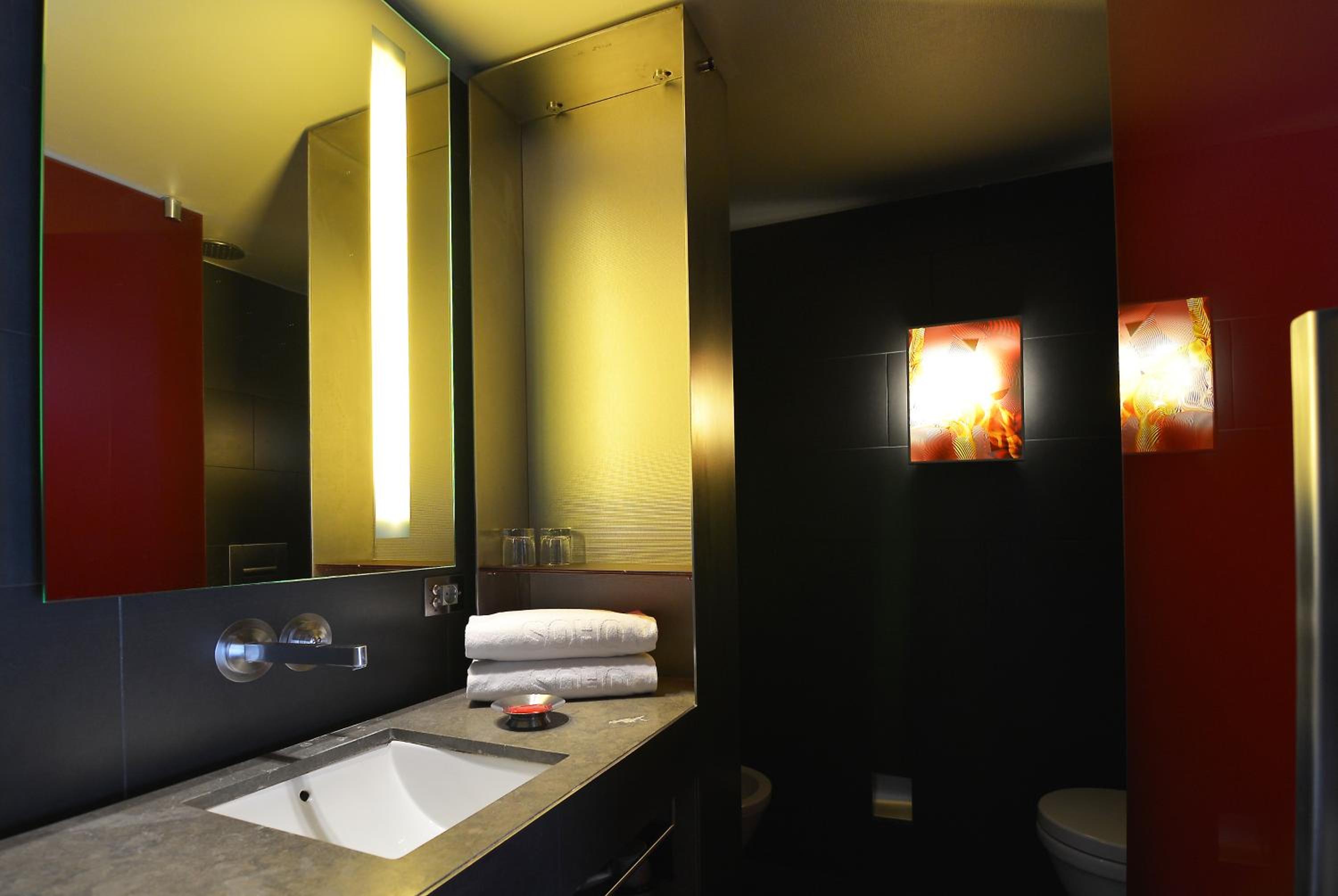 Executive Double or Twin Room thumbnail 6